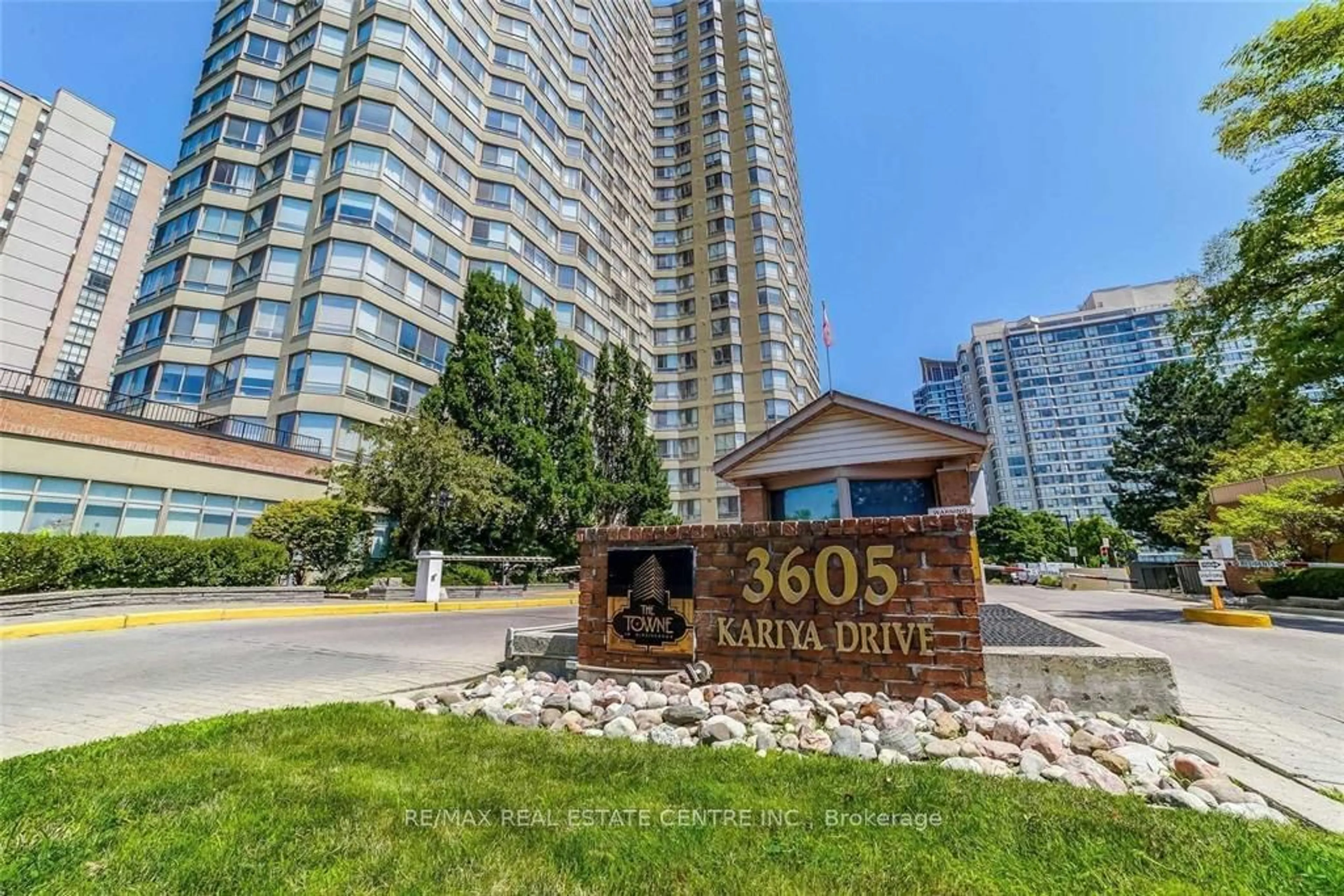 A pic from exterior of the house or condo, the front or back of building for 3605 Kariya Dr #1112, Mississauga Ontario L5B 3J4