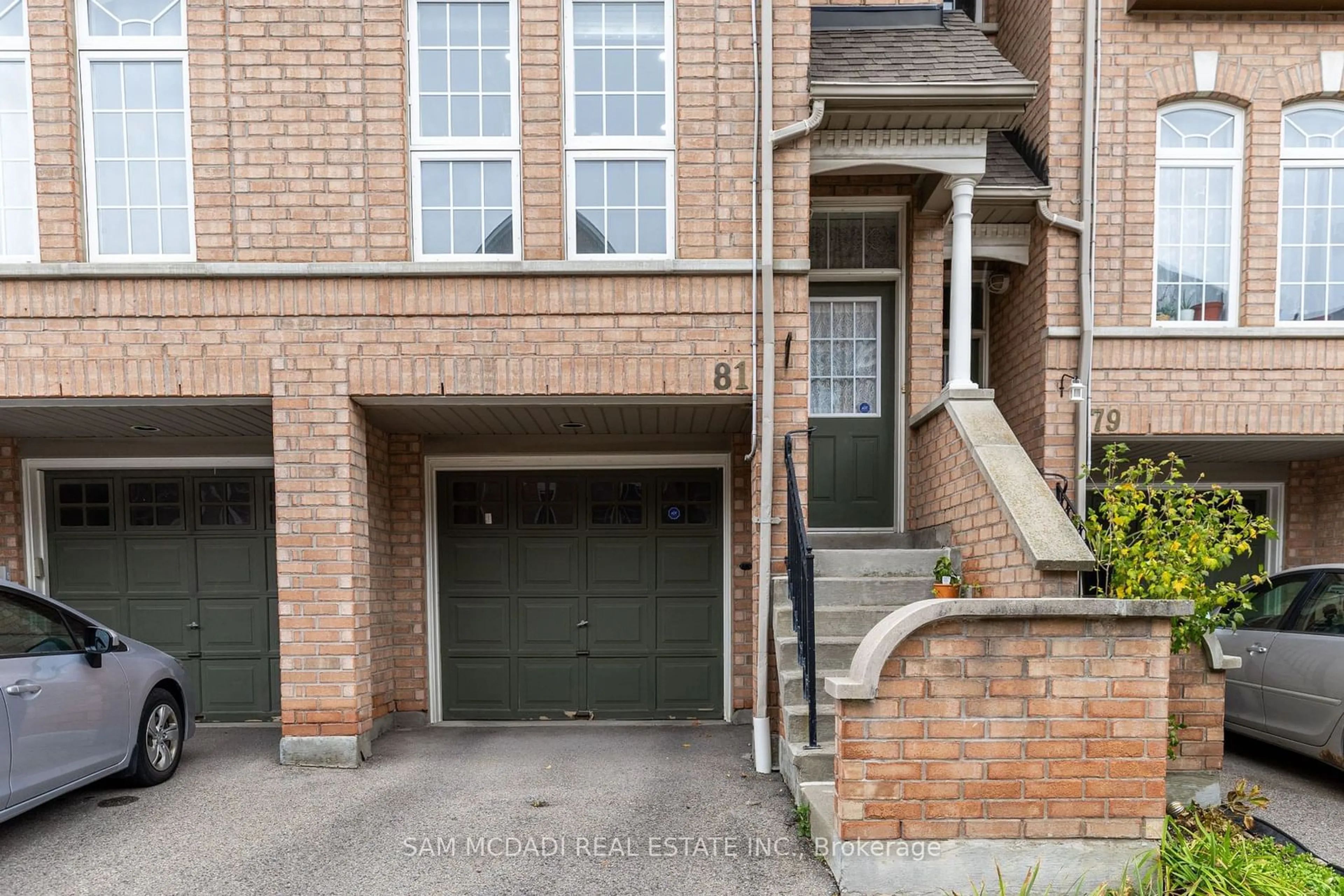 A pic from exterior of the house or condo, the street view for 50 Strathaven Dr #81, Mississauga Ontario L5R 4E7