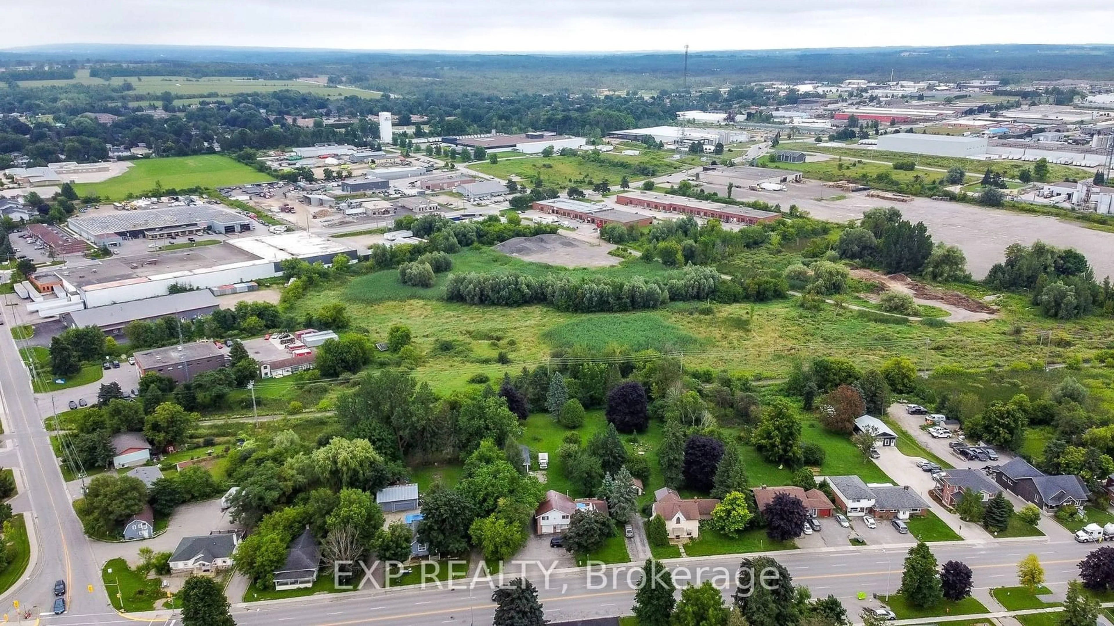 A pic from exterior of the house or condo, the view of city buildings for 290 Broadway, Orangeville Ontario L9W 1L3