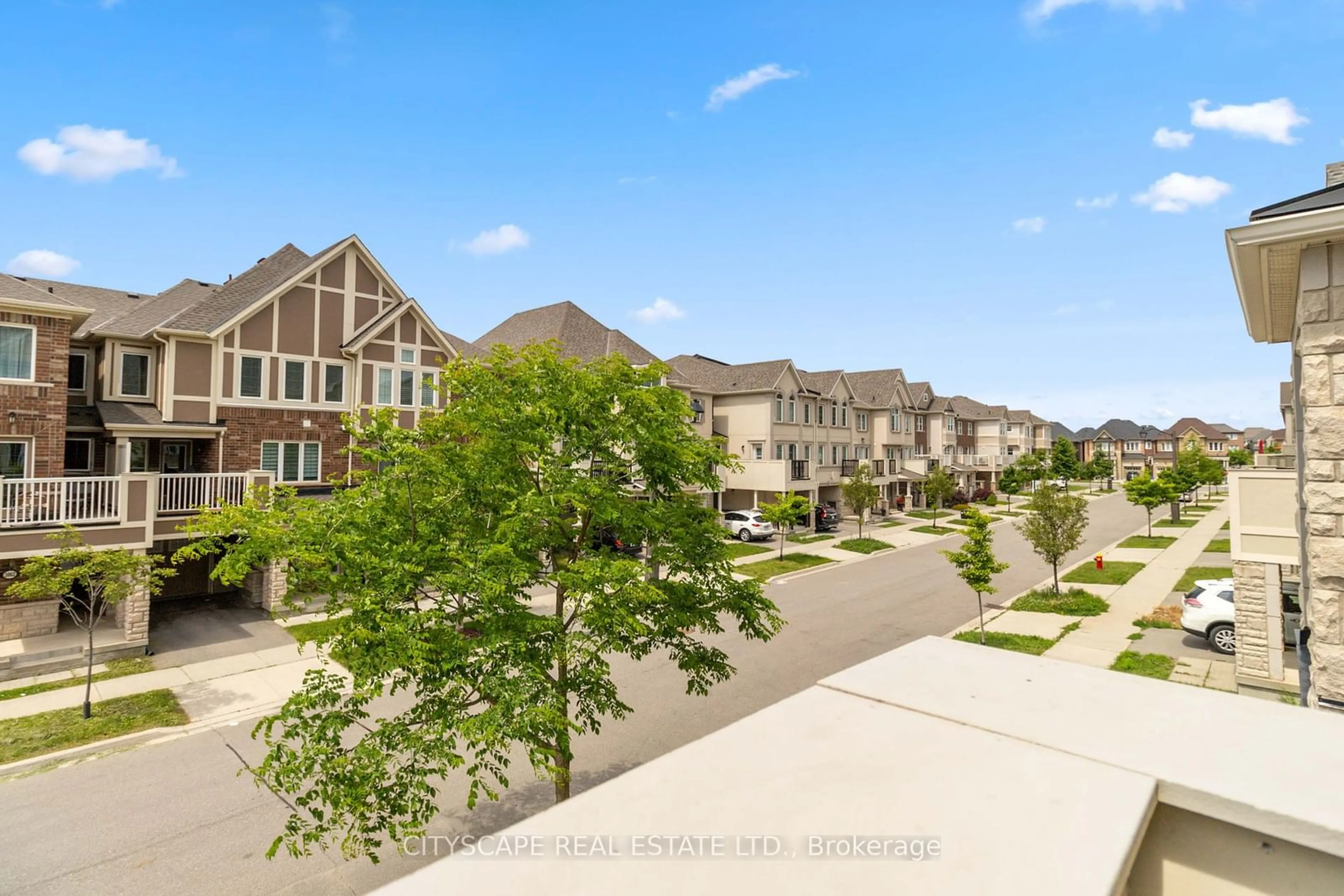 A pic from exterior of the house or condo, the street view for 3061 Mistletoe Gdns, Oakville Ontario L6M 0Y8