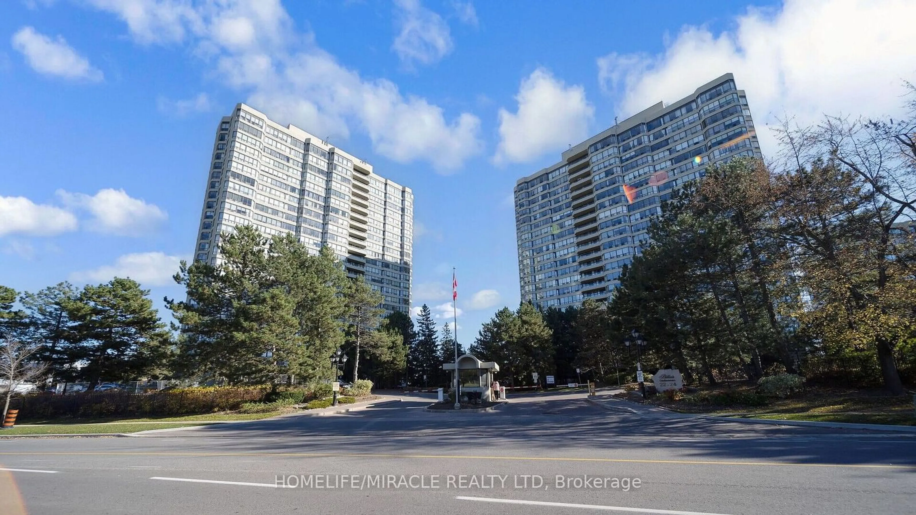 A pic from exterior of the house or condo, the street view for 22 Hanover Rd #510, Brampton Ontario L6S 5K7