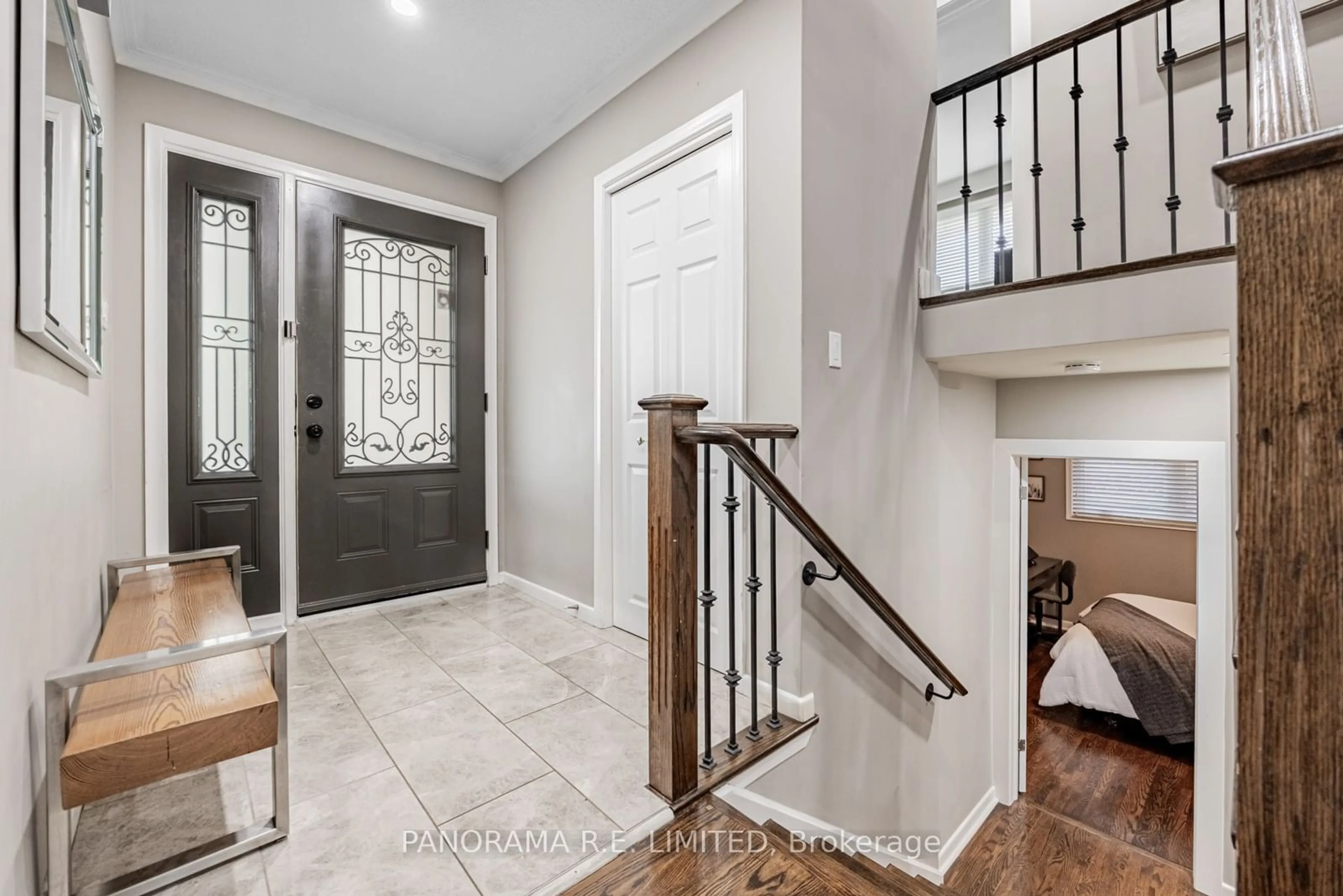 Indoor entryway, wood floors for 11 Park Manor Dr, Toronto Ontario M9B 5C1