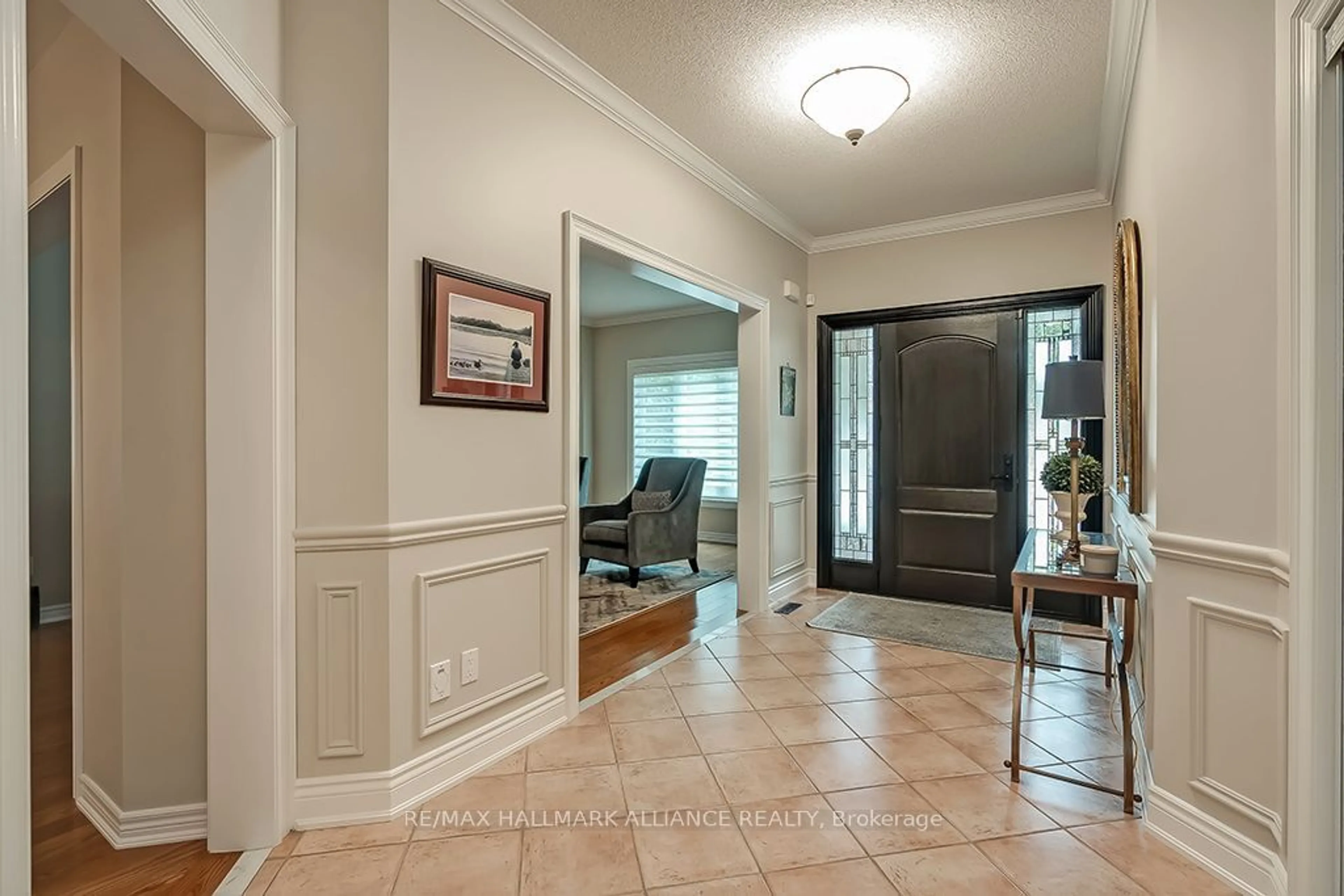 Indoor entryway, wood floors for 1389 Creekwood Tr, Oakville Ontario L6H 6C7