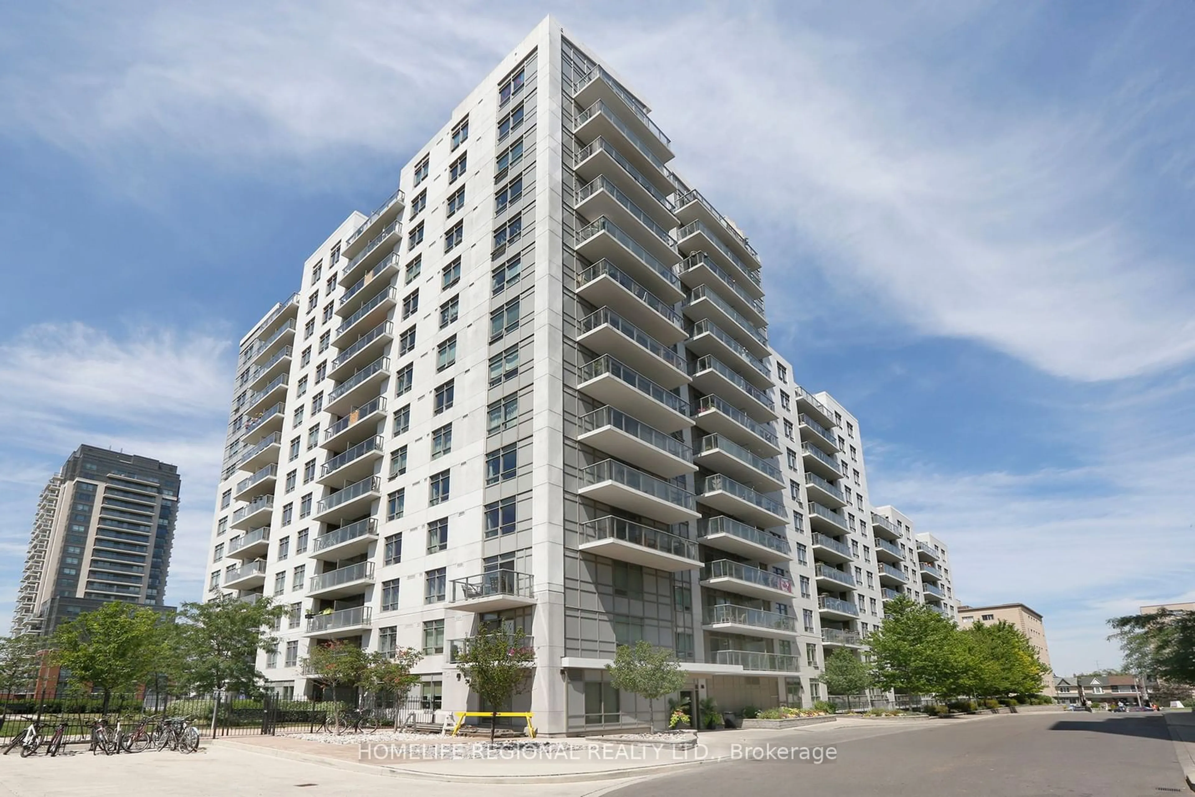 A pic from exterior of the house or condo, the front or back of building for 816 Lansdowne Ave #1015, Toronto Ontario M6H 4K6