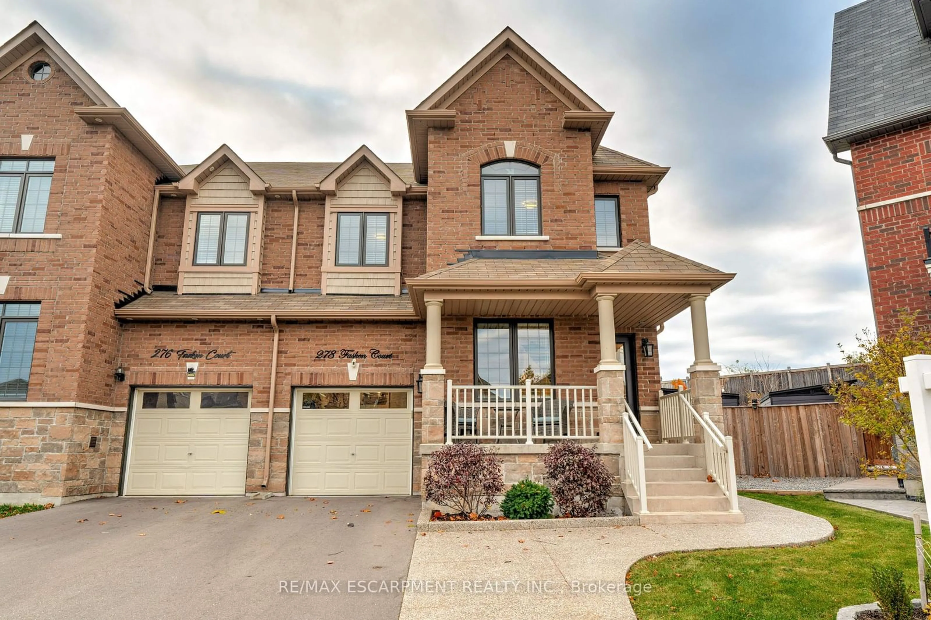 Home with brick exterior material for 278 Fasken Crt, Milton Ontario L9T 6S9