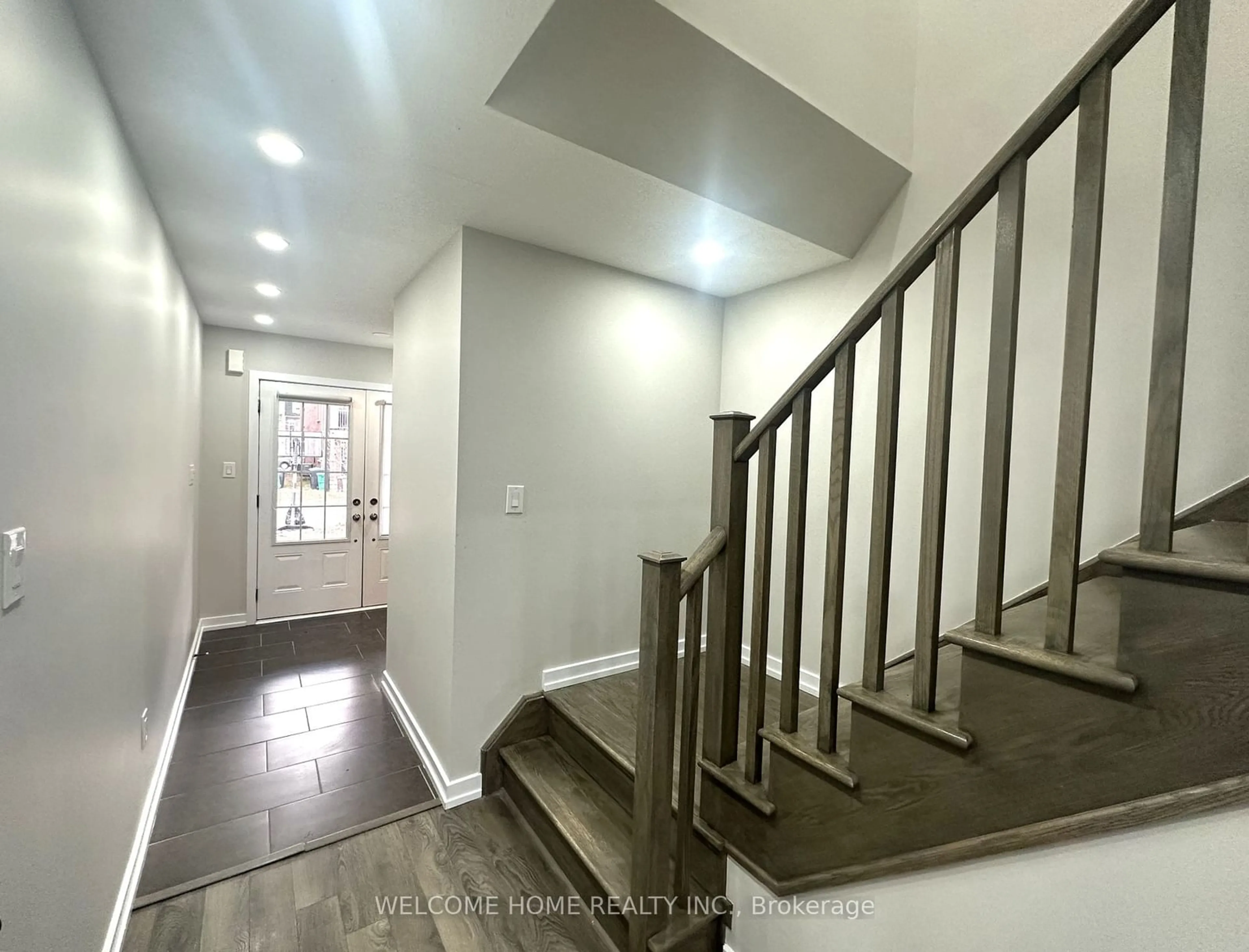 Indoor foyer, not visible floor for 112 Golden Springs Dr, Brampton Ontario L7A 4N7