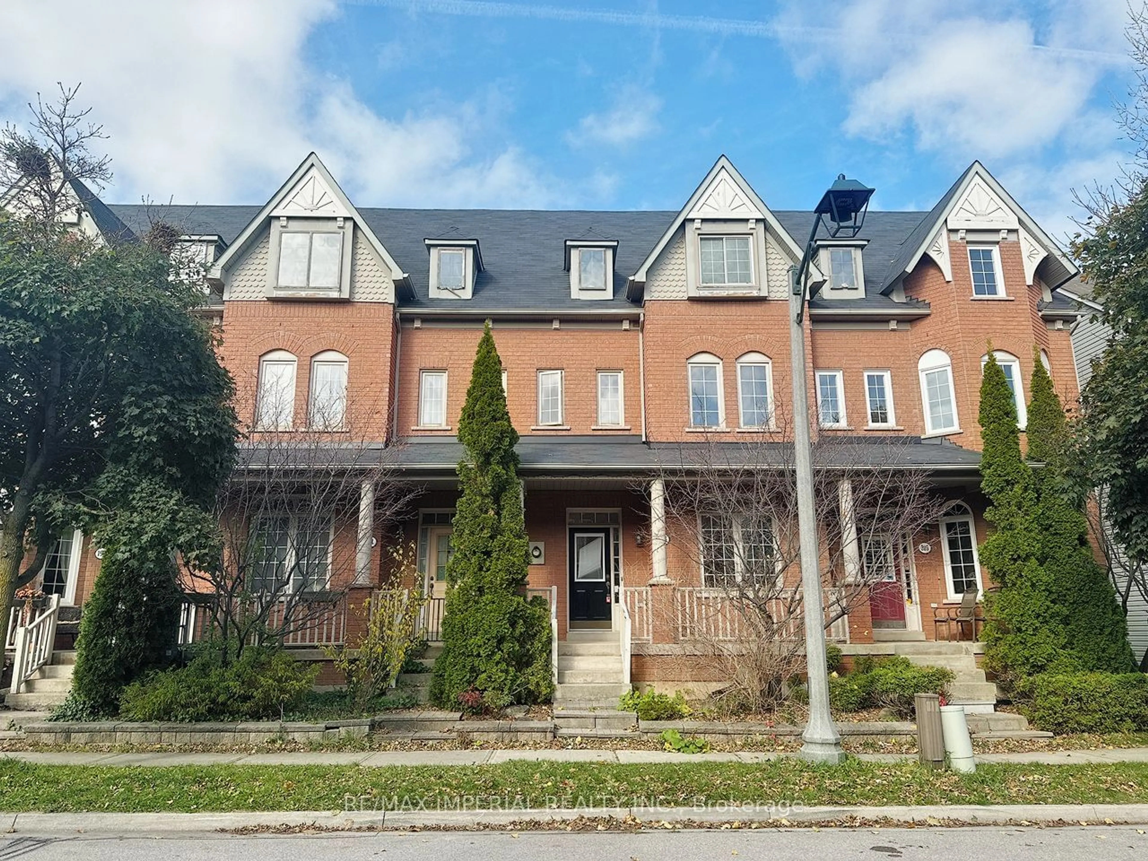 A pic from exterior of the house or condo, the street view for 203 Roxton Rd, Oakville Ontario L6H 6M9