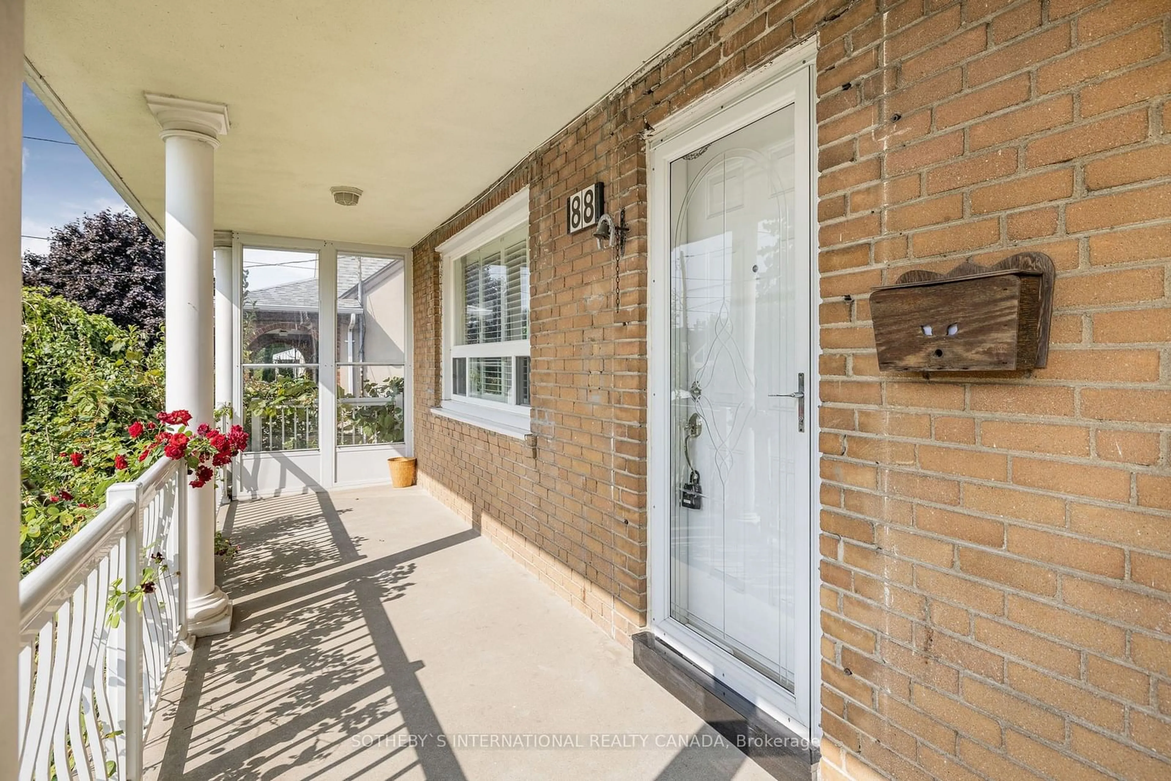 Indoor entryway, ceramic floors for 88 Anthony Rd, Toronto Ontario M3K 1B4