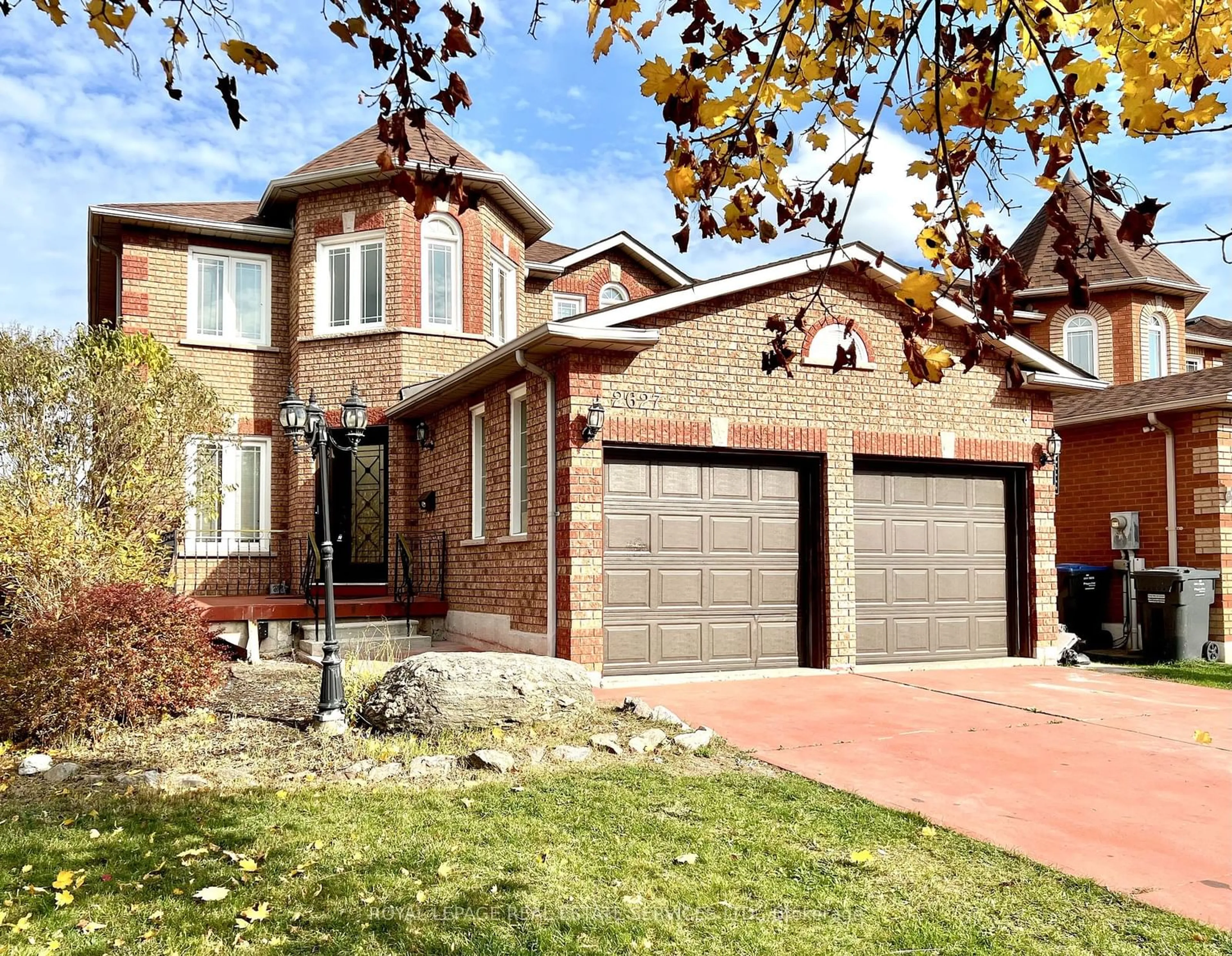 Home with brick exterior material for 2627 Comet Crt, Mississauga Ontario L5K 2S1