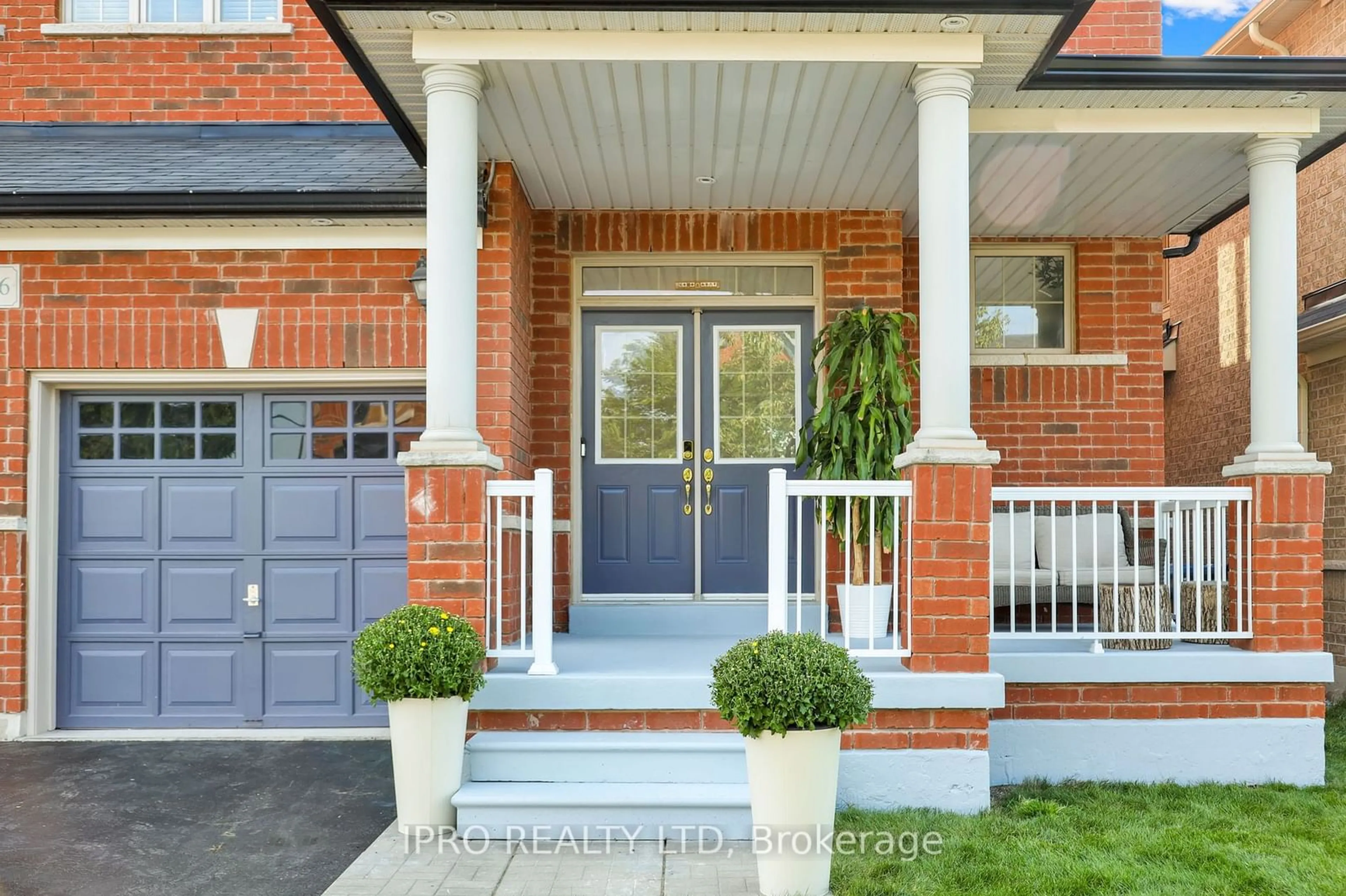 Home with brick exterior material for 46 Angelgate Rd, Brampton Ontario L6Y 0X9