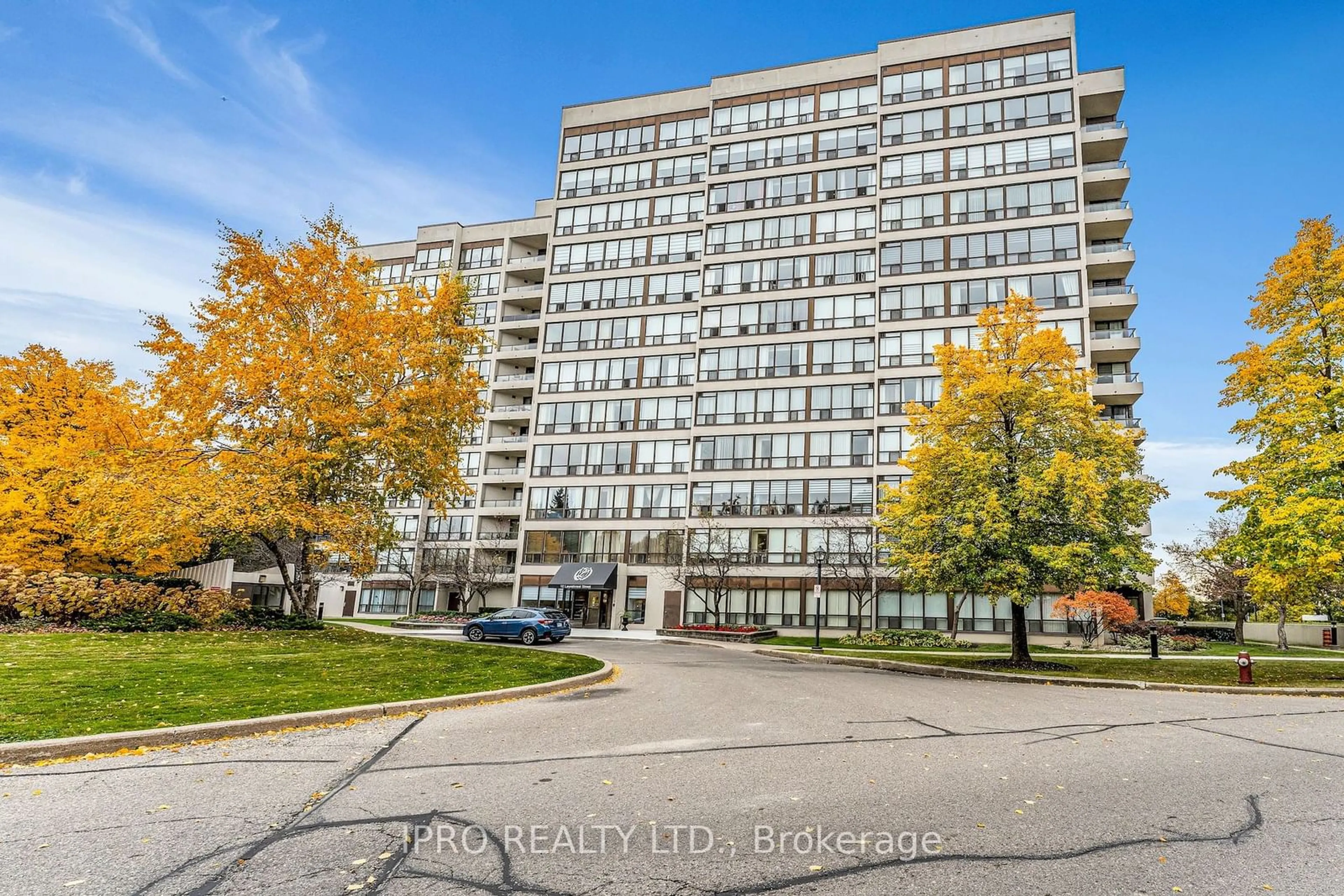 A pic from exterior of the house or condo, the front or back of building for 12 Laurelcrest St #213, Brampton Ontario L6S 5Y4