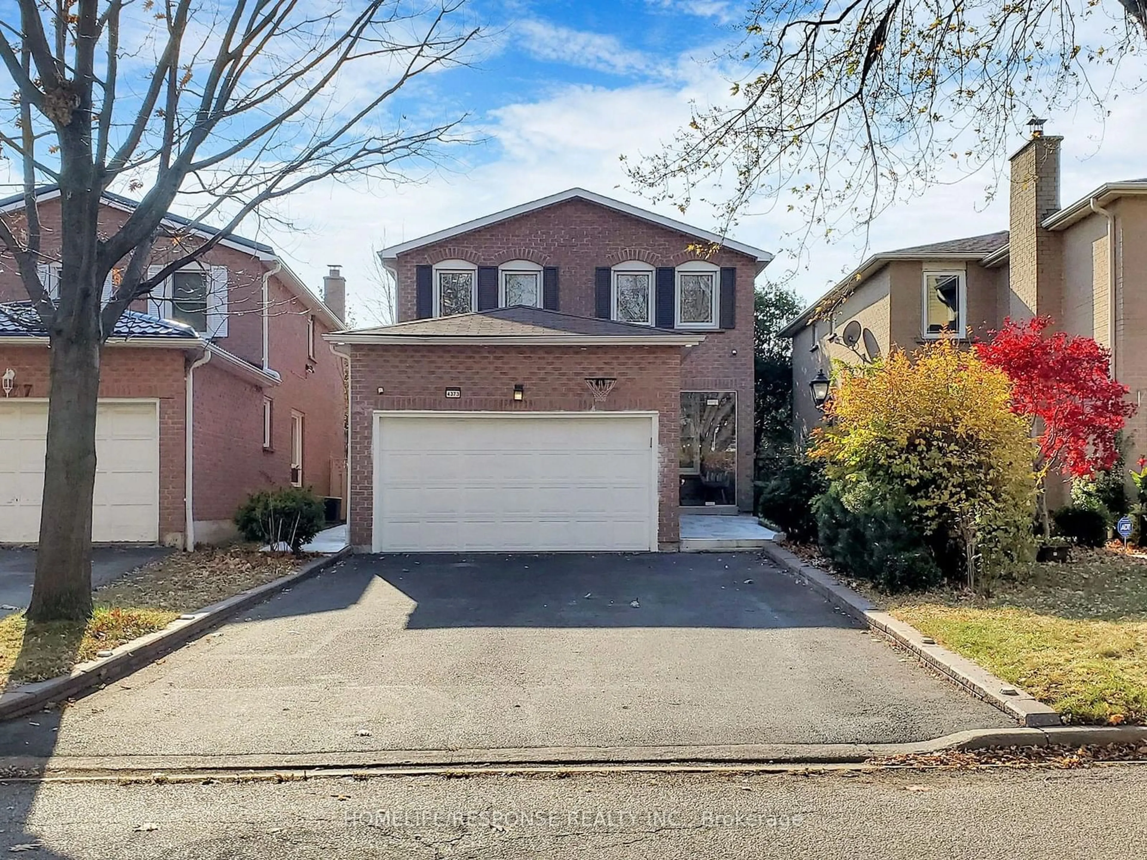 Frontside or backside of a home, the street view for 4373 JENKINS Cres, Mississauga Ontario L5R 1V4