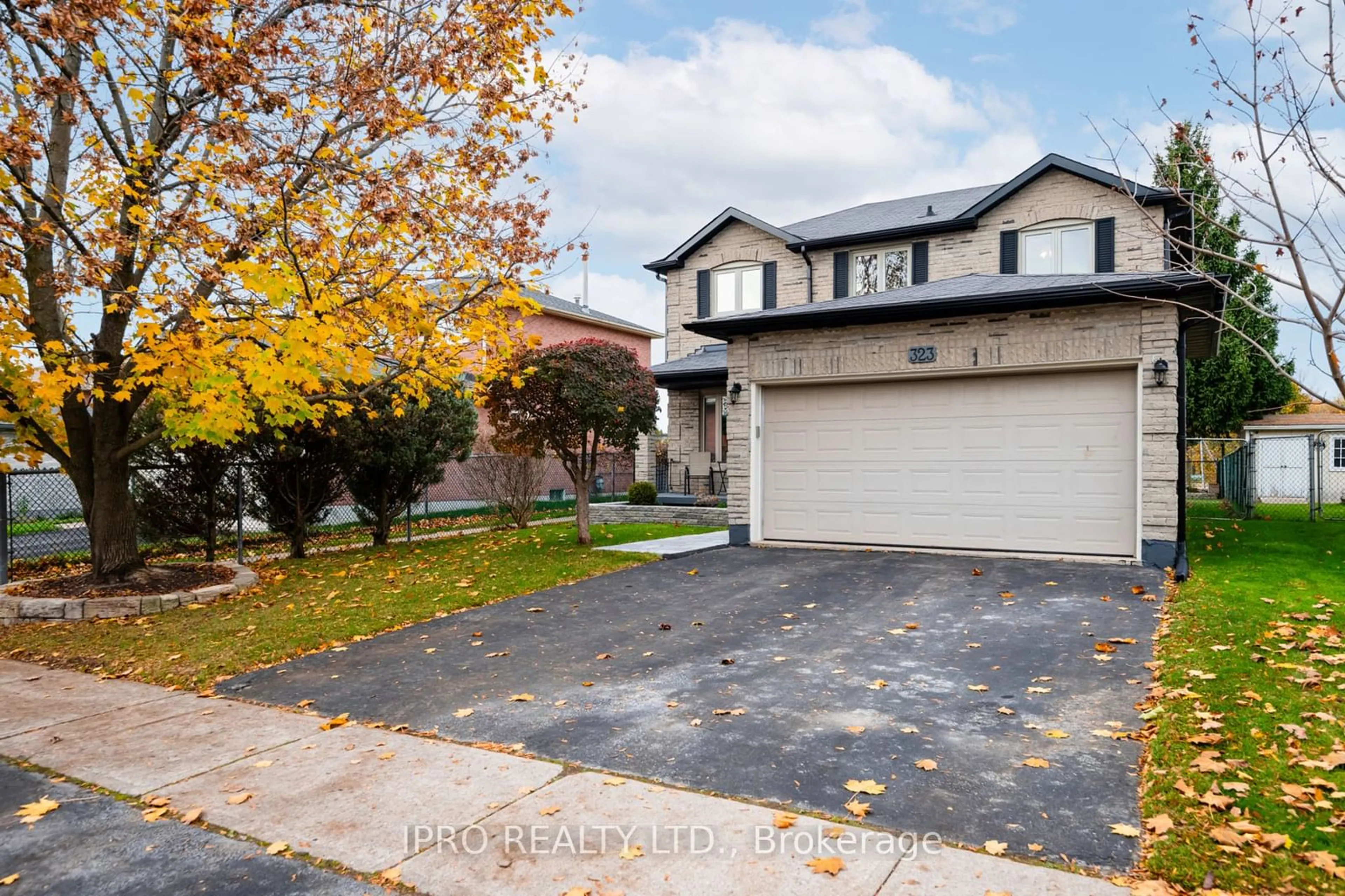 Frontside or backside of a home, the street view for 323 Bailey Dr, Orangeville Ontario L9W 4M3