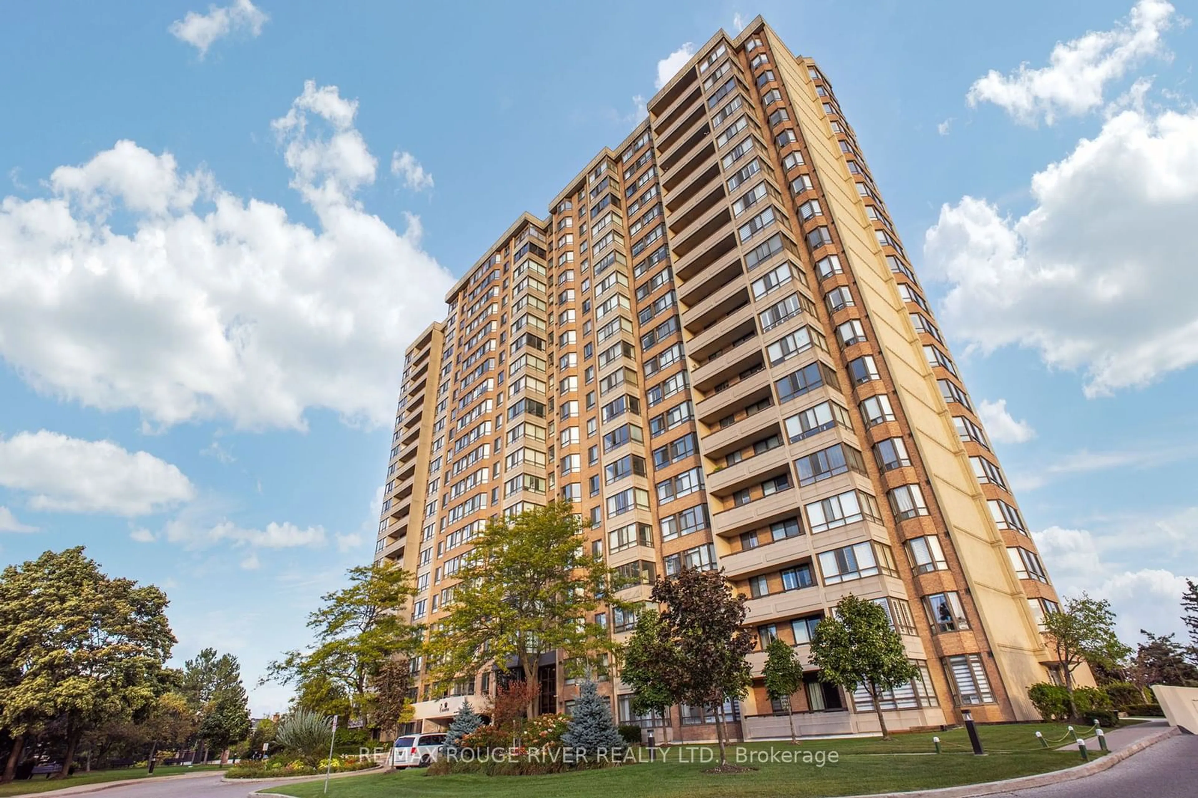 A pic from exterior of the house or condo, the front or back of building for 100 County Court Blvd #1202, Brampton Ontario L6W 3X1