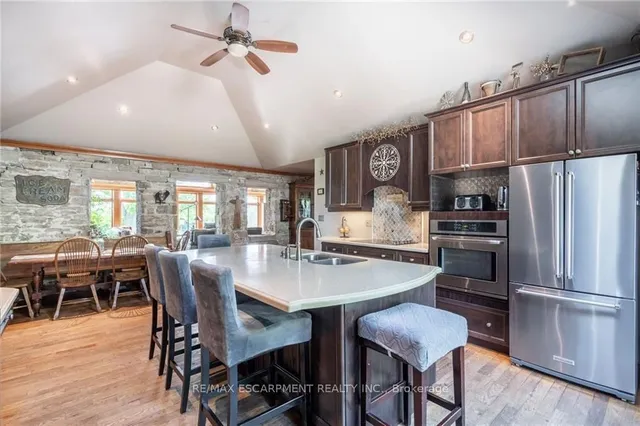 Additional property image - 769 Old York Rd