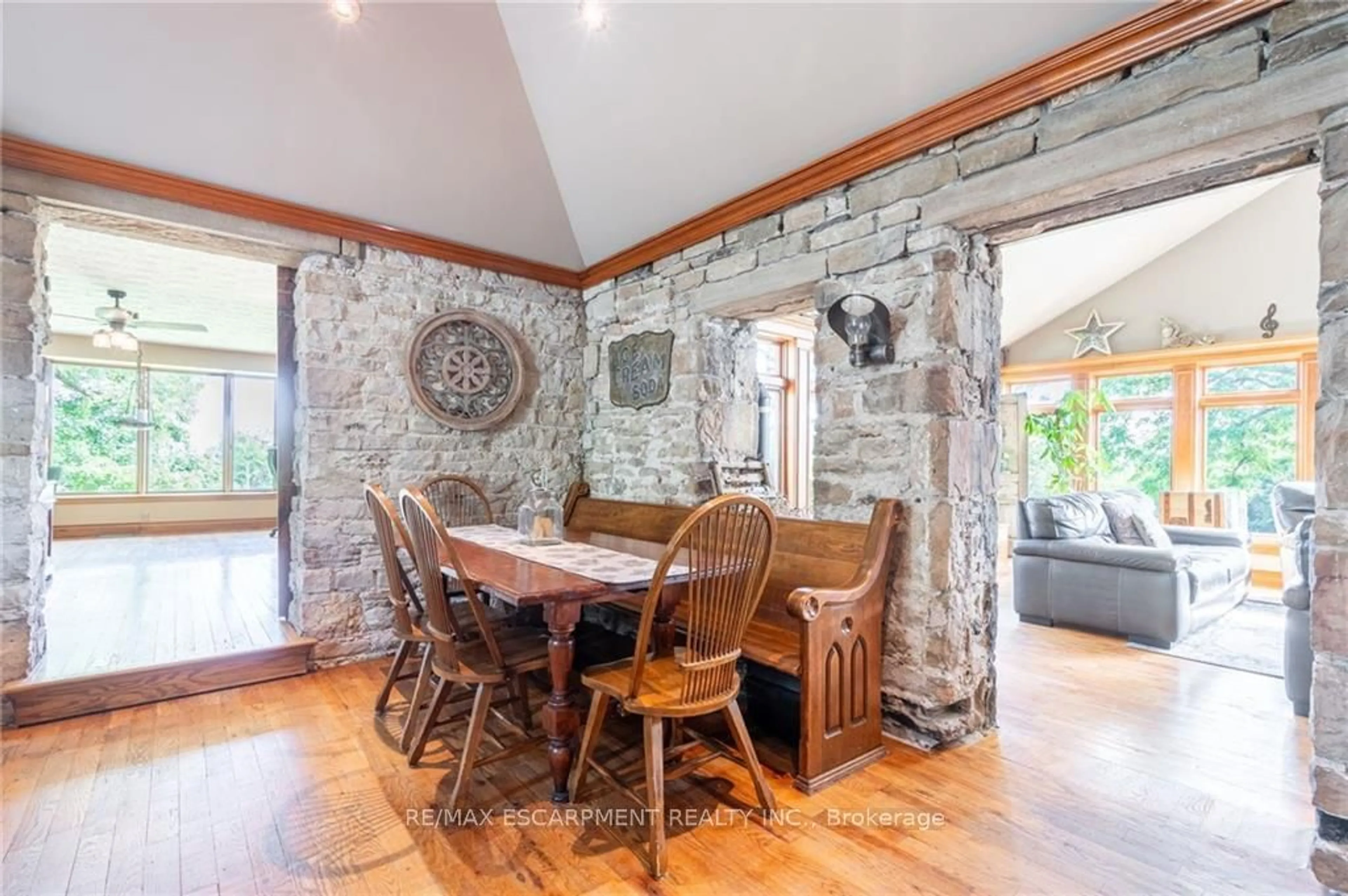 Dining room, wood floors, cottage for 769 Old York Rd, Burlington Ontario L7P 4X8