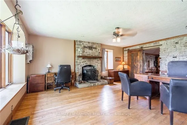 Additional property image - 769 Old York Rd