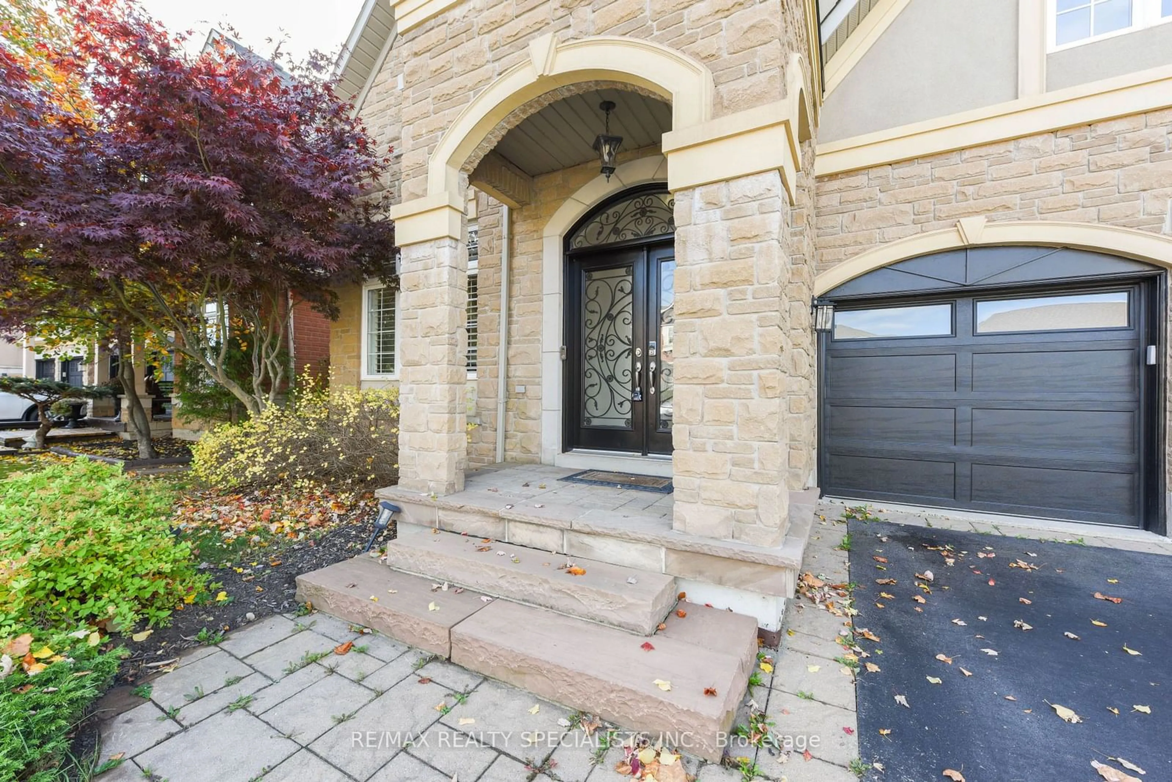 Home with brick exterior material for 240 Butterfly Lane, Oakville Ontario L6L 6V4