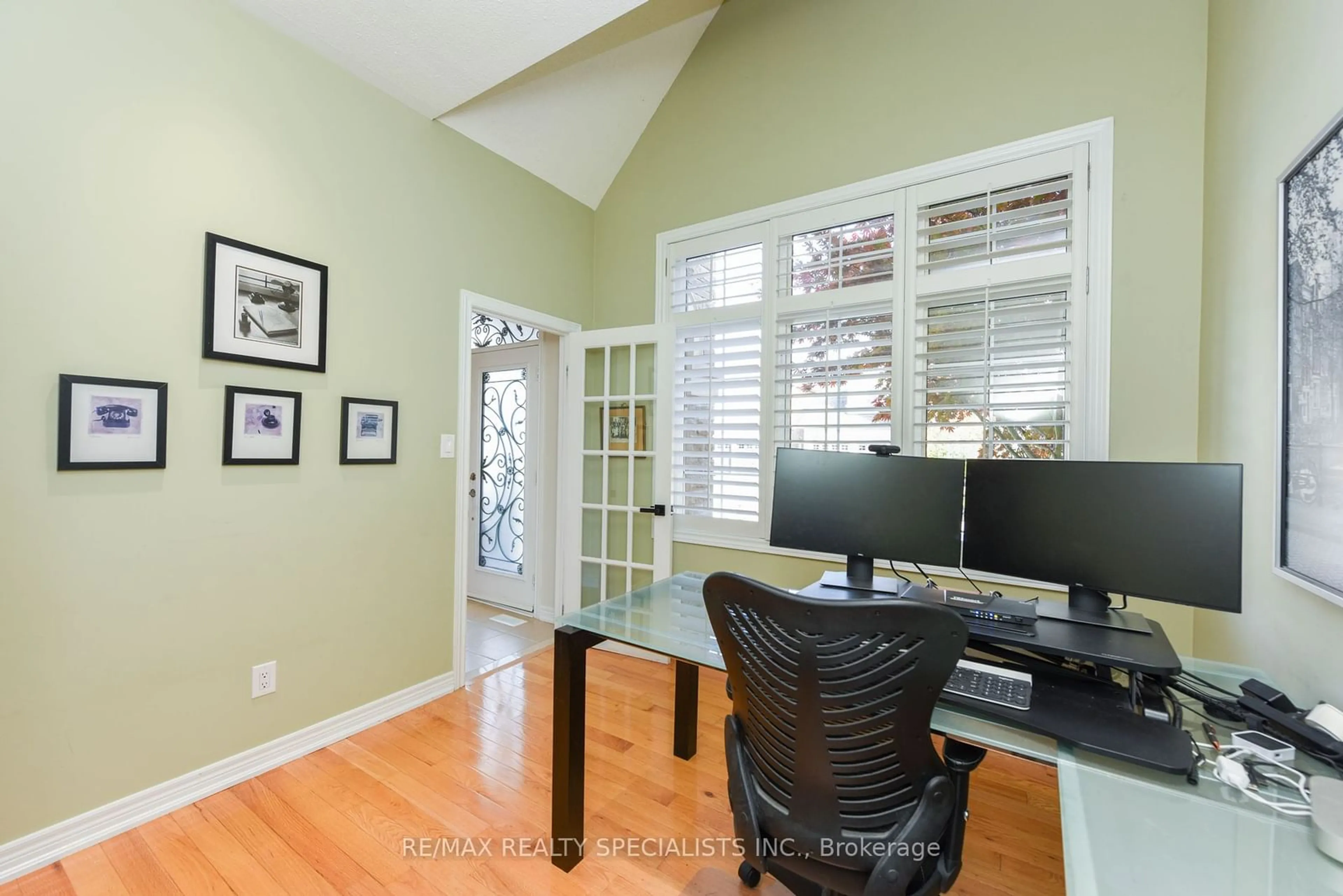 Dining room, wood floors, cottage for 240 Butterfly Lane, Oakville Ontario L6L 6V4