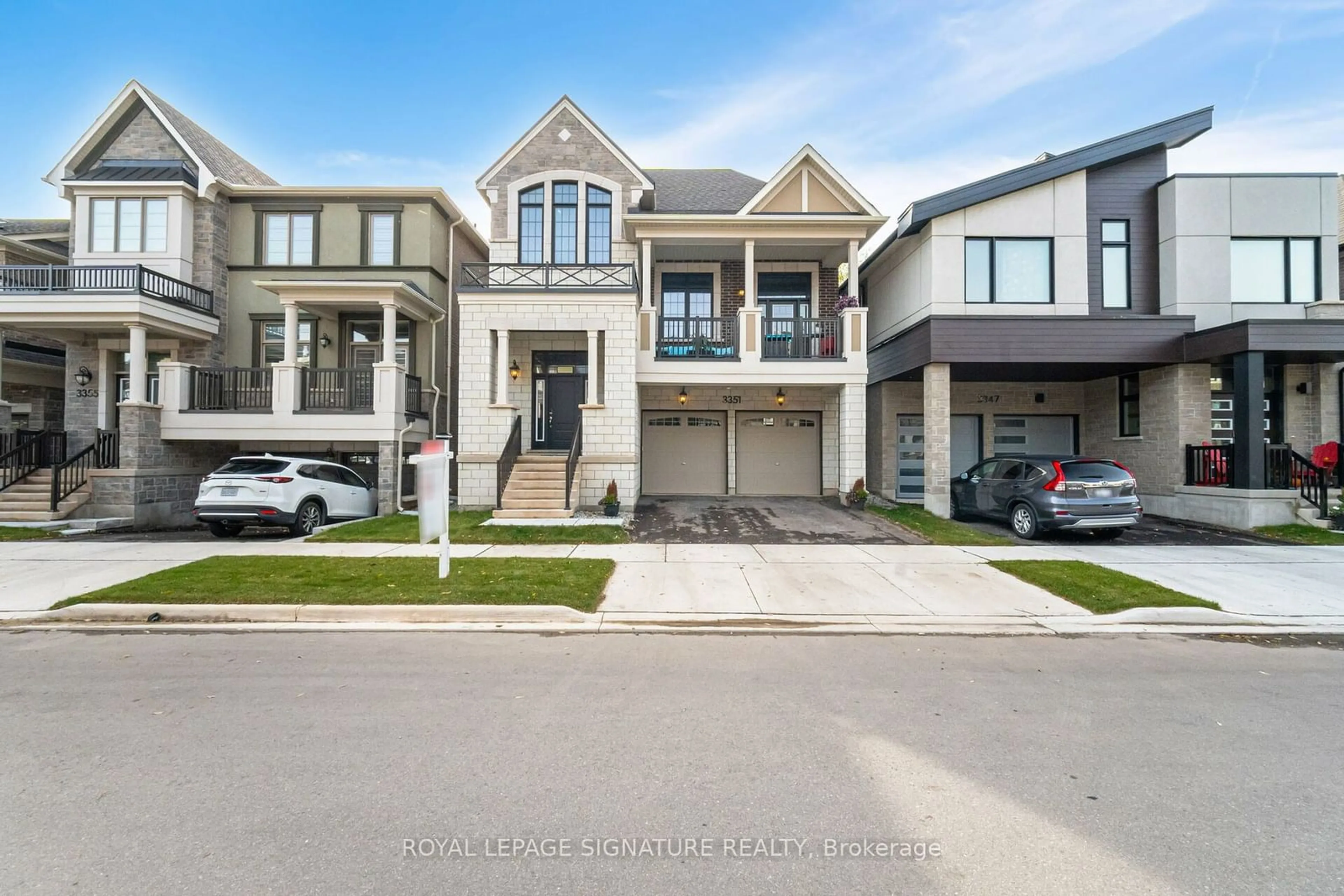 Frontside or backside of a home, the street view for 3351 Harasym Tr, Oakville Ontario L6M 5L8