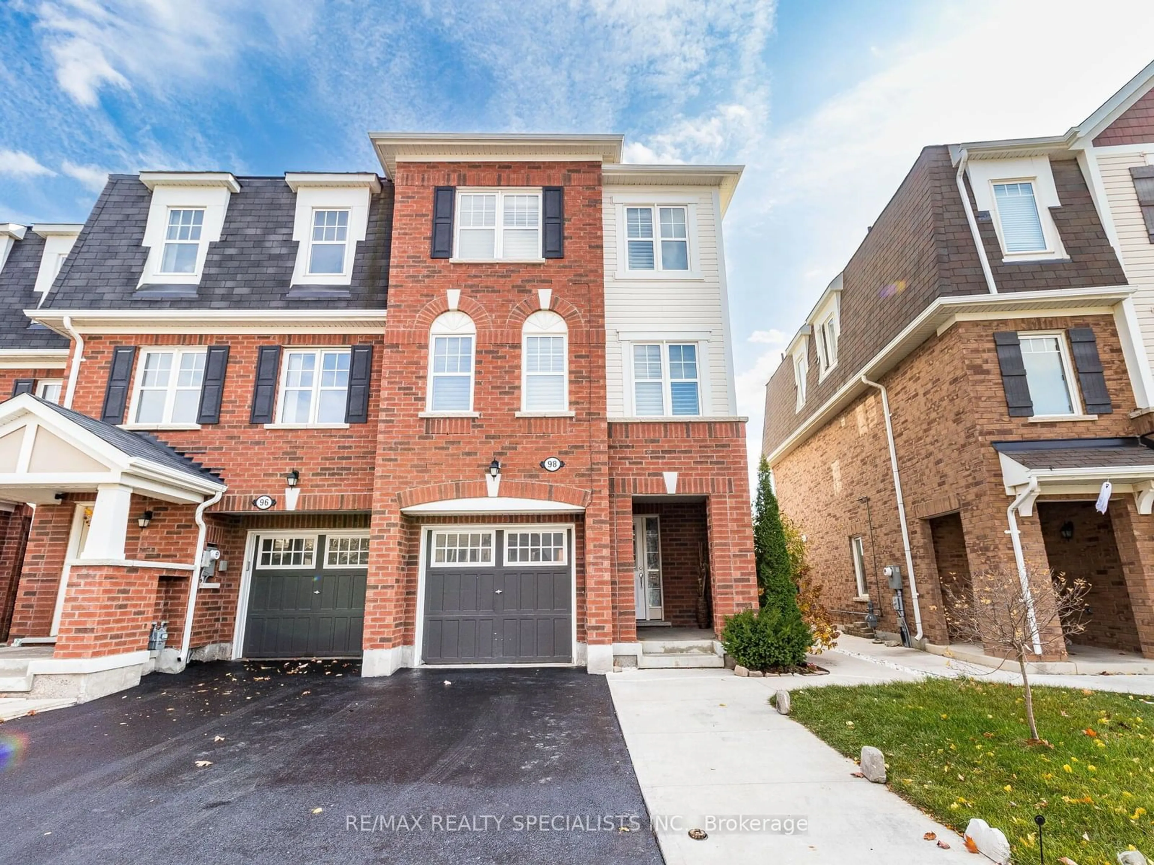 A pic from exterior of the house or condo, the street view for 98 Bannister Cres, Brampton Ontario L7A 4H4