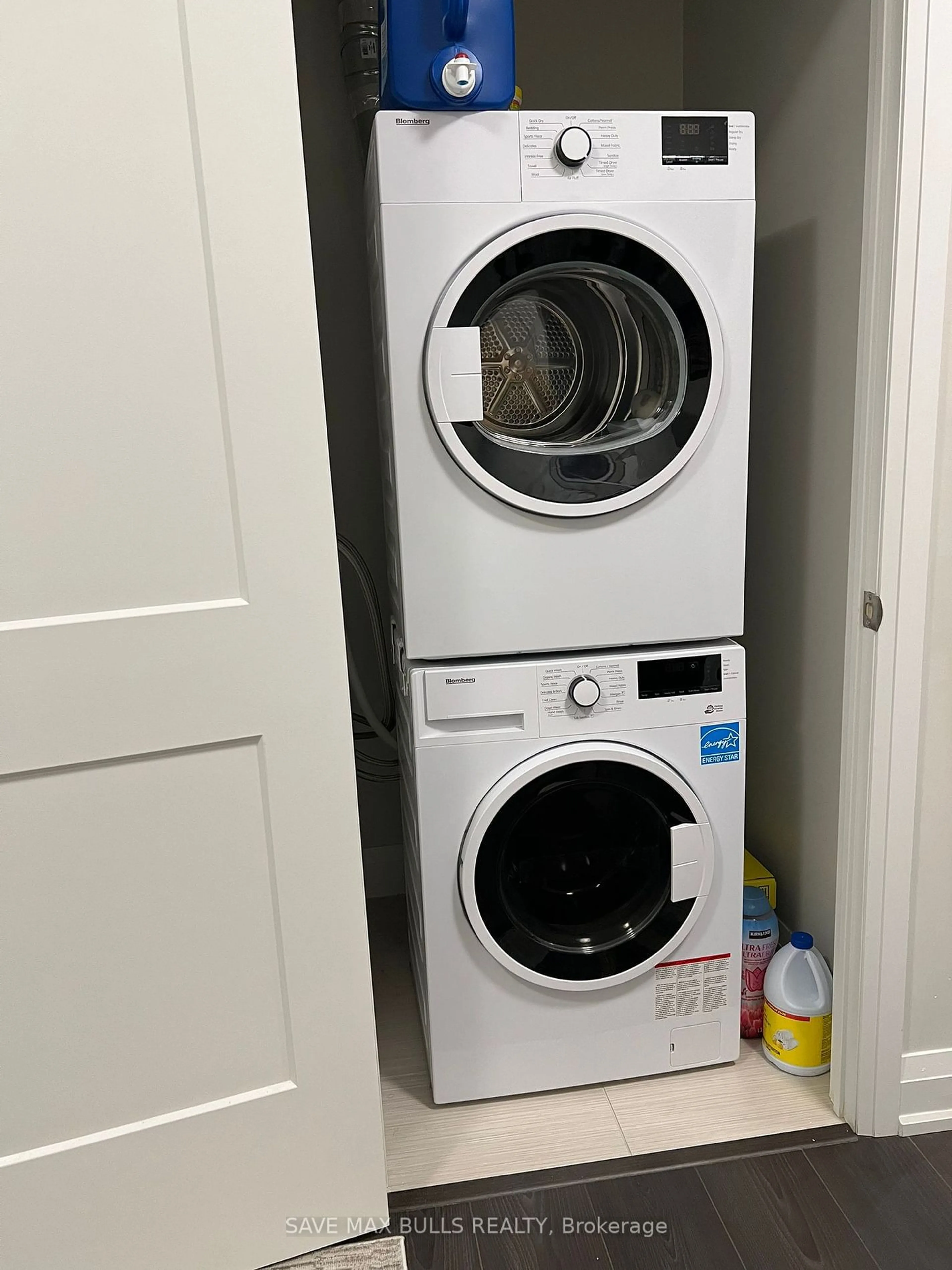 Washer and dryer for 15 Lynch St #2401, Brampton Ontario L6W 0C7