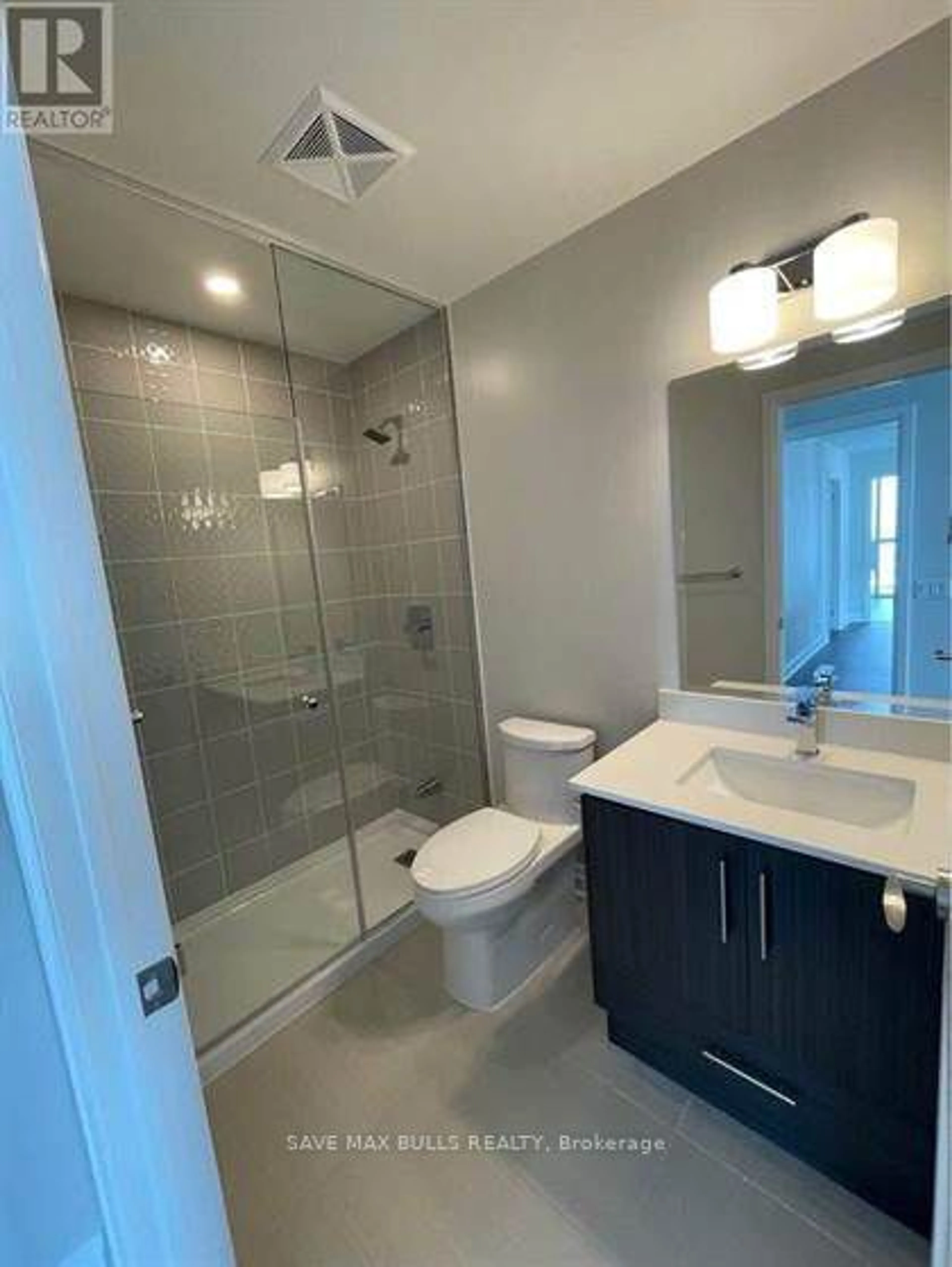 Contemporary bathroom, ceramic floors for 15 Lynch St #2401, Brampton Ontario L6W 0C7