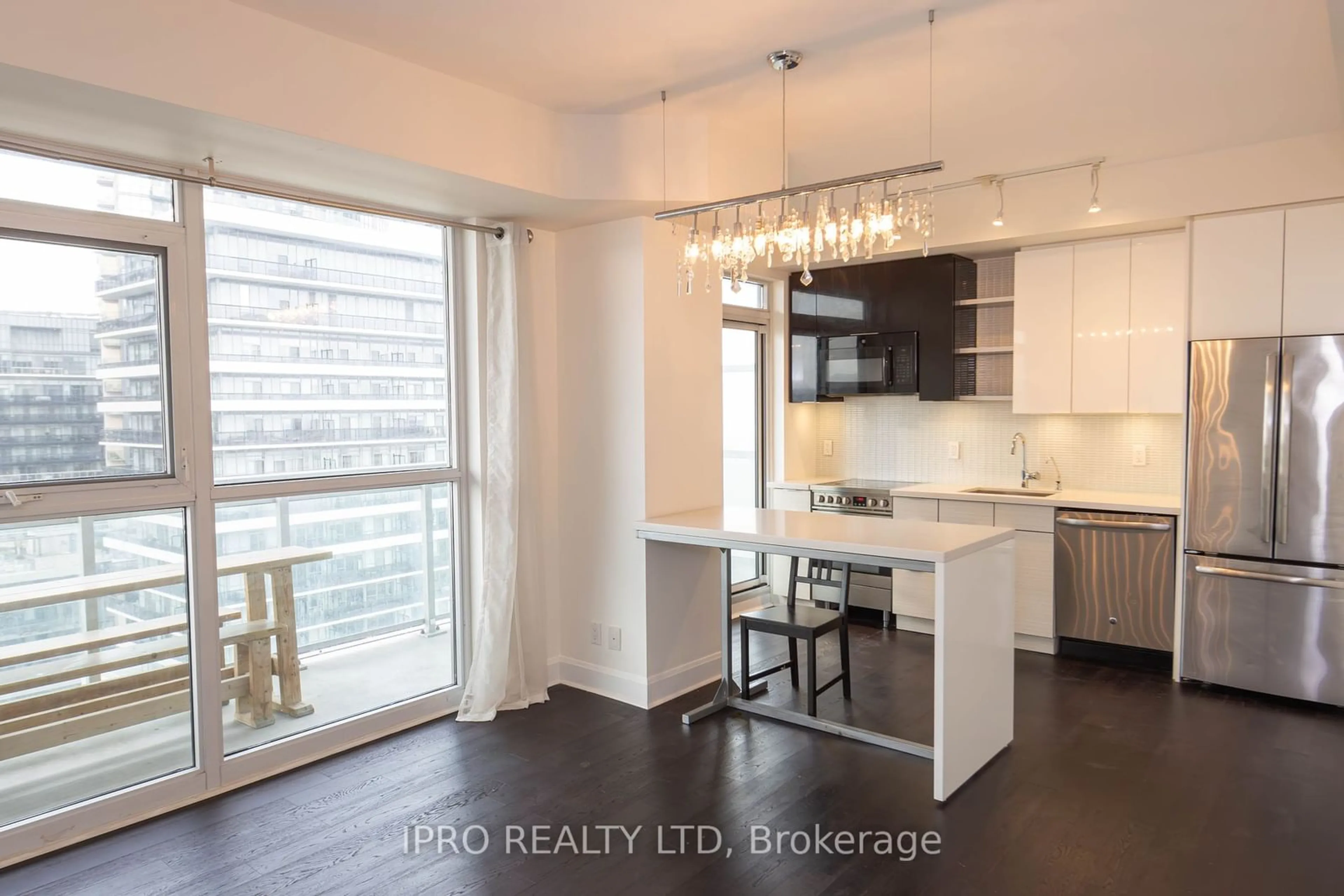 Open concept kitchen for 33 Shore Breeze Dr #1208, Toronto Ontario M8V 0G1