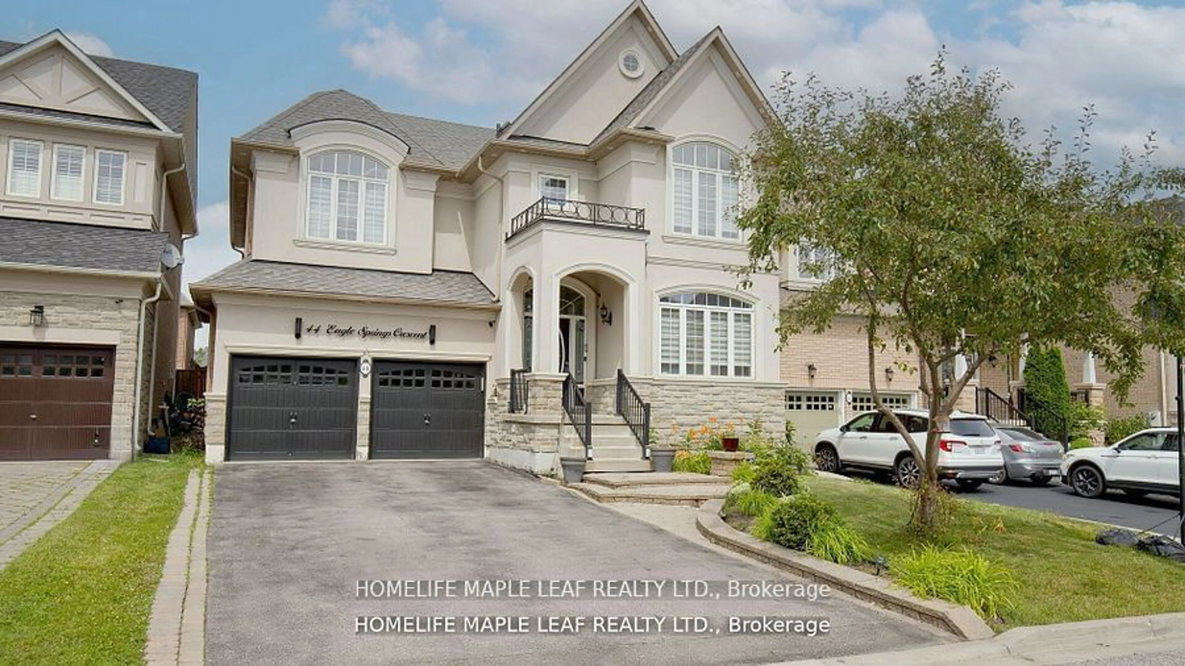 Frontside or backside of a home, the street view for 44 Eaglesprings Cres, Brampton Ontario L6P 2W2