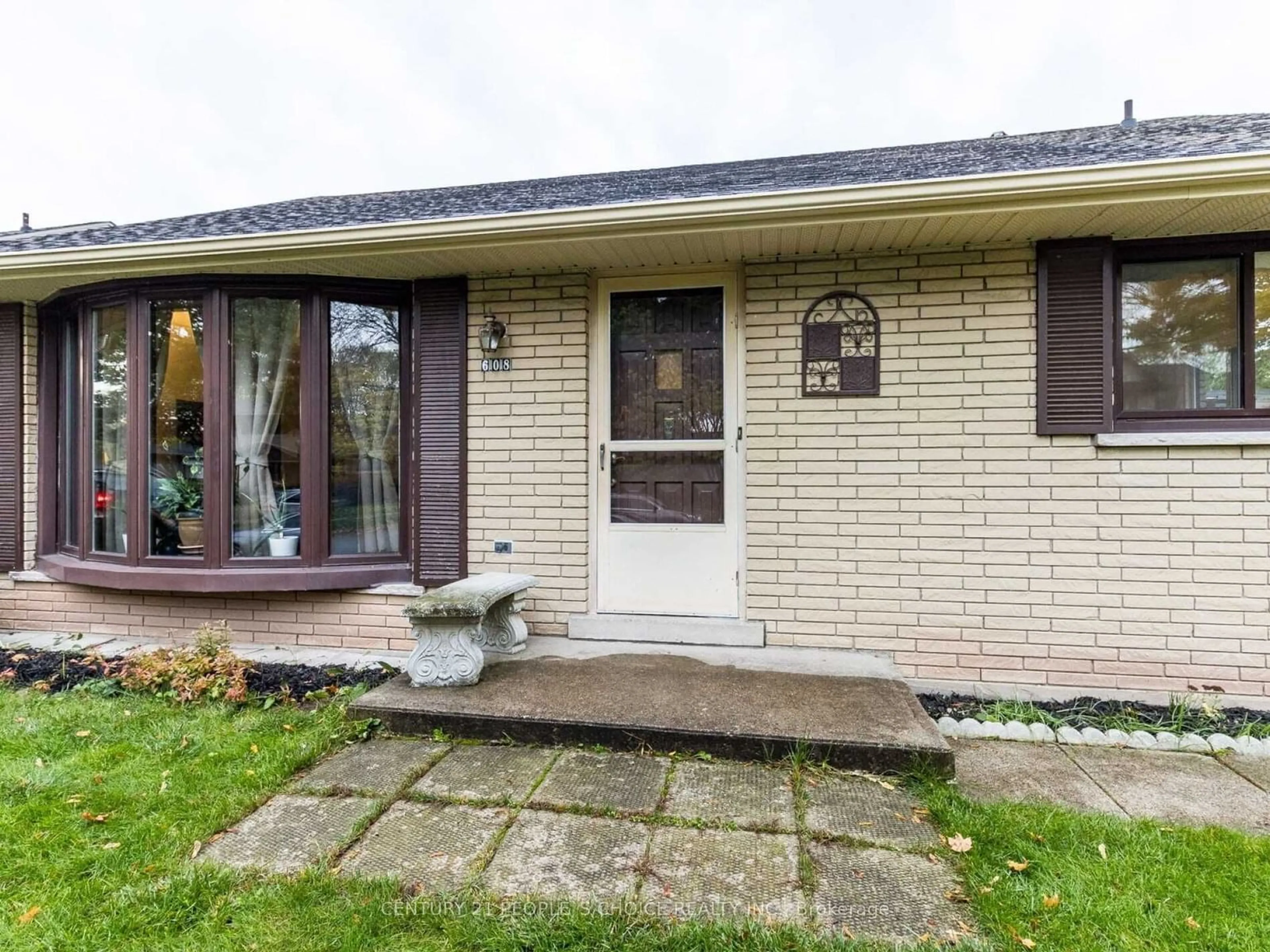 Unknown for 608 Thornwood Ave, Burlington Ontario L7N 3B8