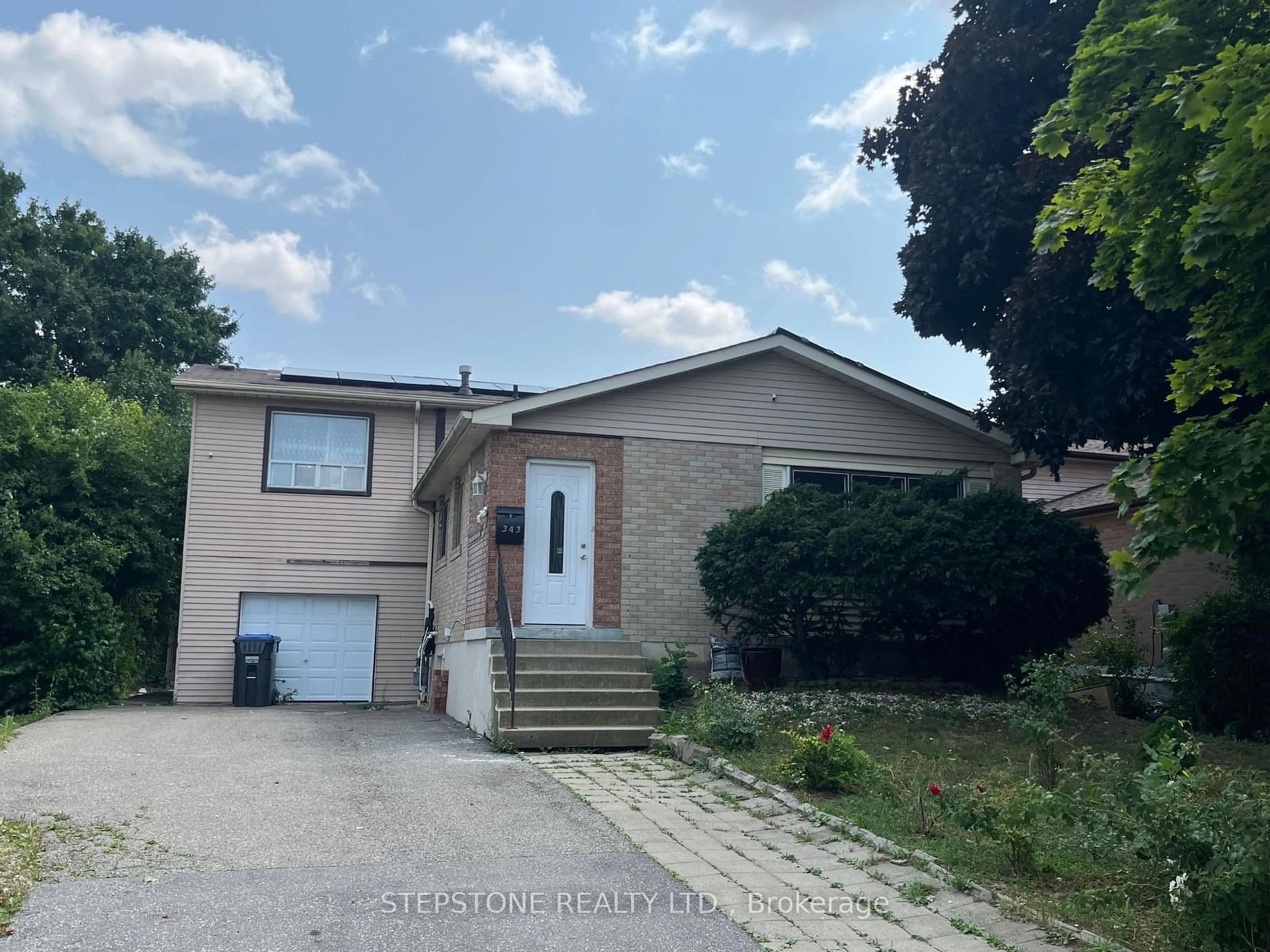 Unknown for 343 Vodden St, Brampton Ontario L6V 1N4