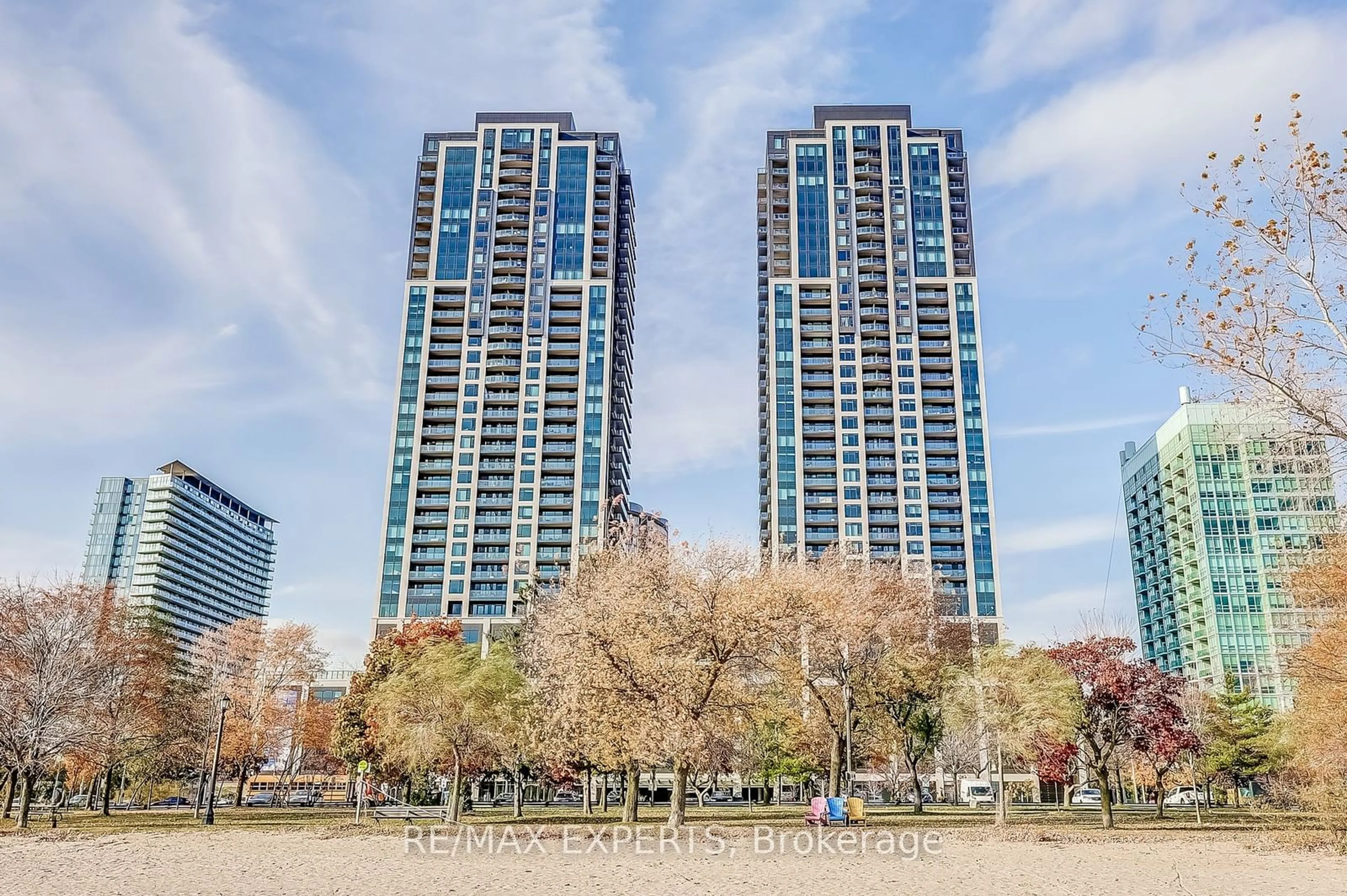 A pic from exterior of the house or condo, the view of city buildings for 1928 Lakeshore Blvd #1508, Toronto Ontario M6S 0B1