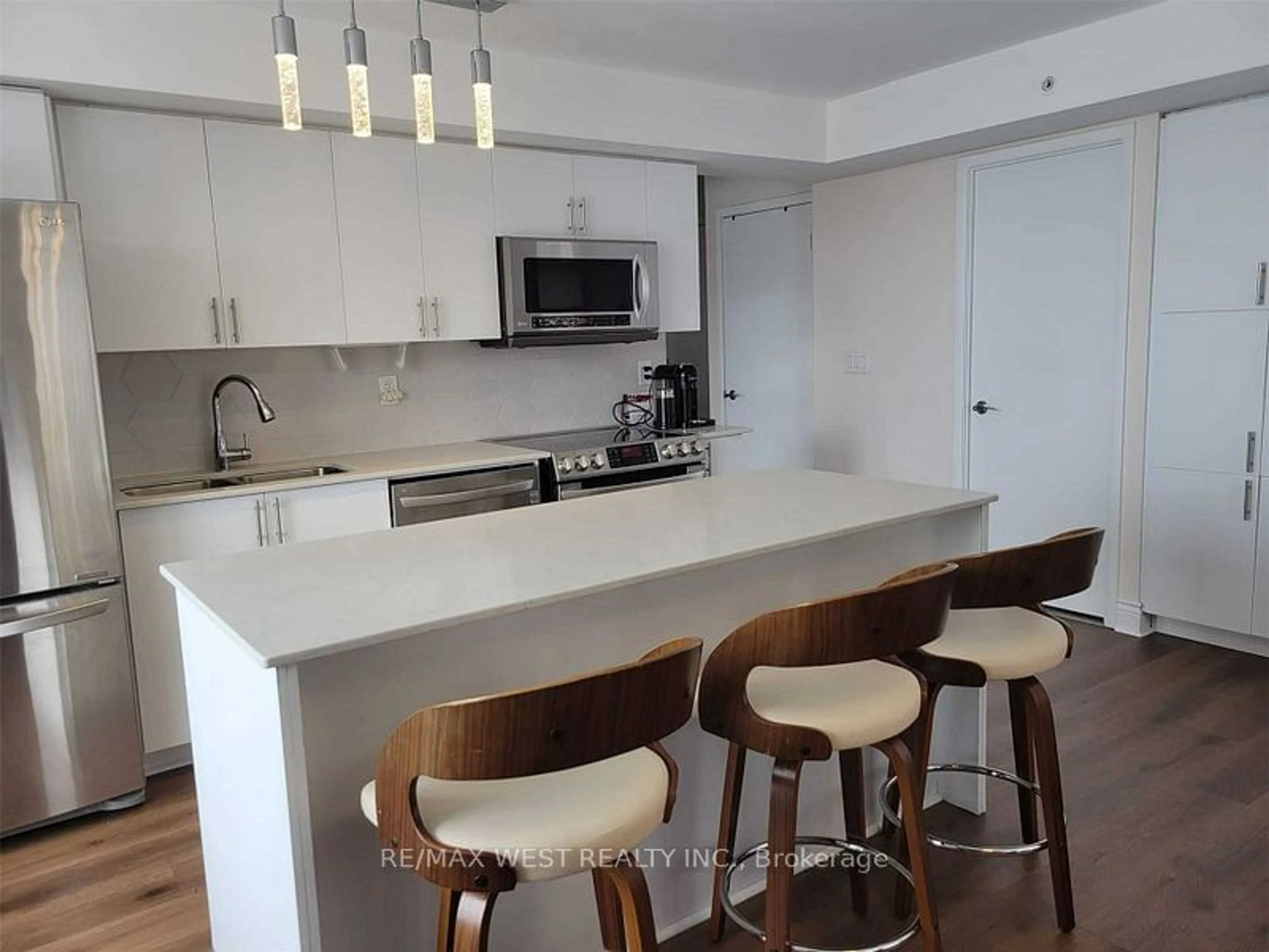 Open concept kitchen for 36 Via Bagnato Ave #730, Toronto Ontario M6A 0B7