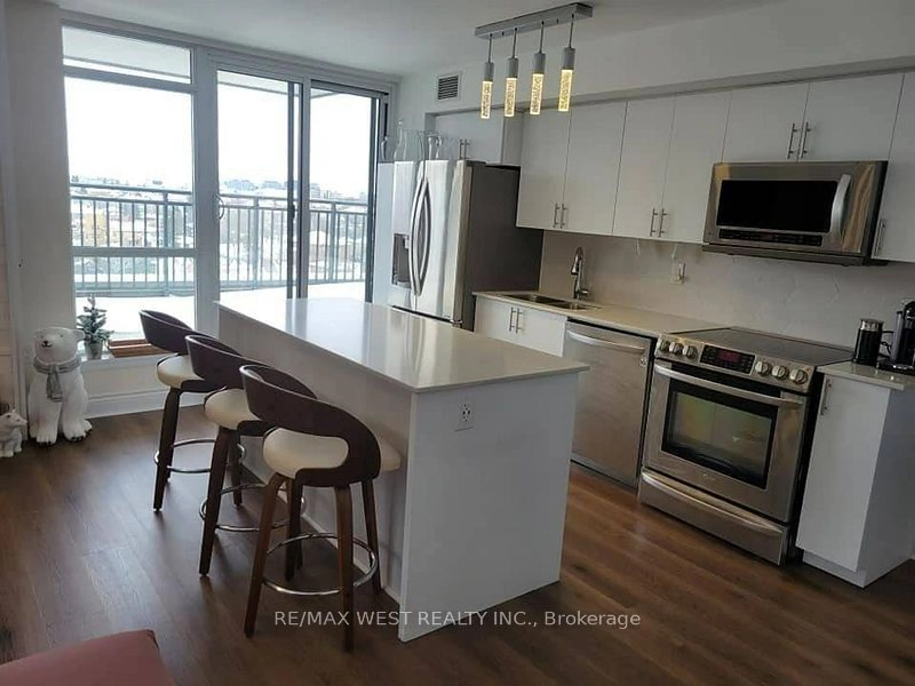 Open concept kitchen for 36 Via Bagnato Ave #730, Toronto Ontario M6A 0B7