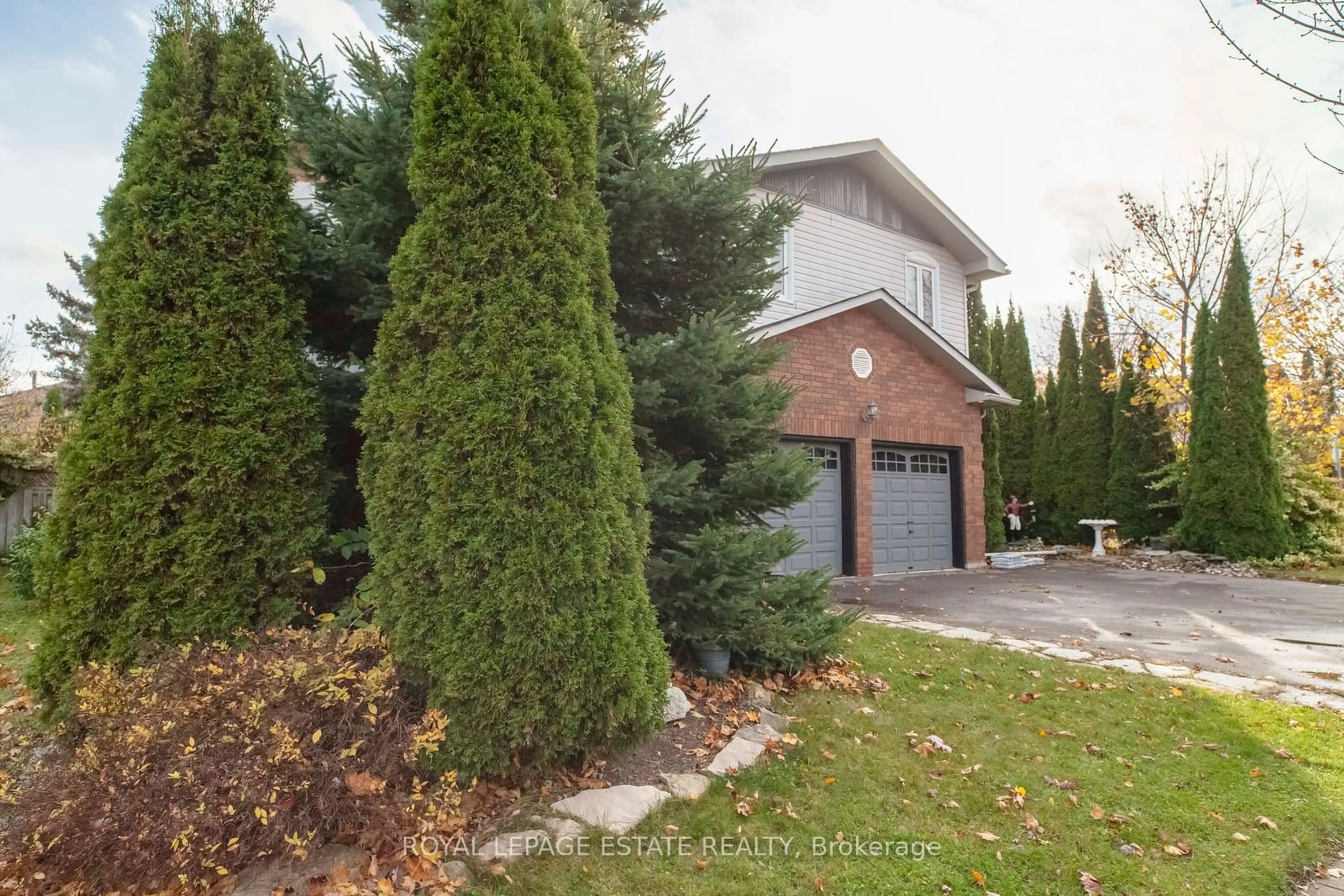 Frontside or backside of a home, the street view for 30 Passmore Ave, Orangeville Ontario L9W 4K7