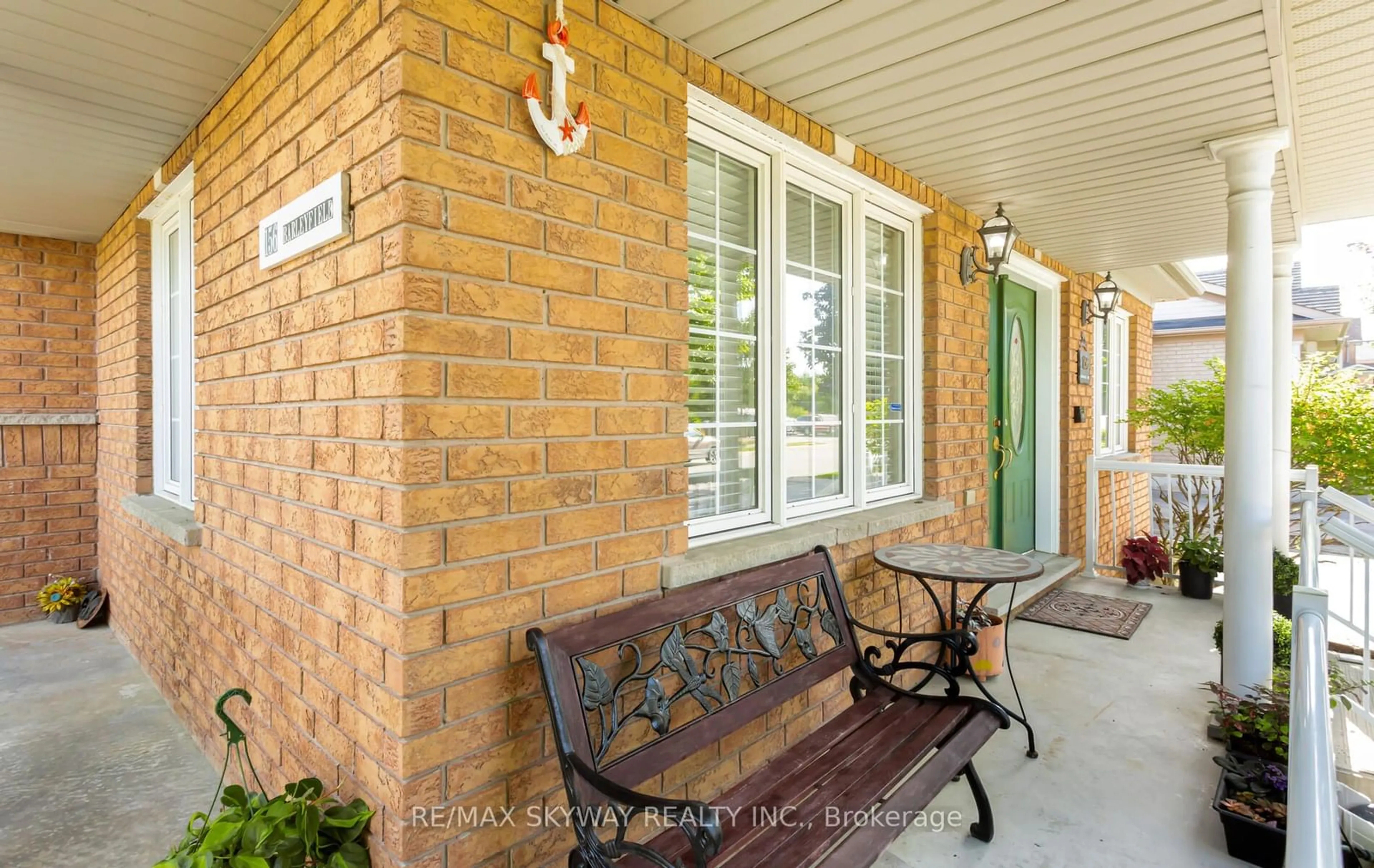 Indoor entryway, wood floors for 156 Barleyfield Rd, Brampton Ontario L6R 2K3