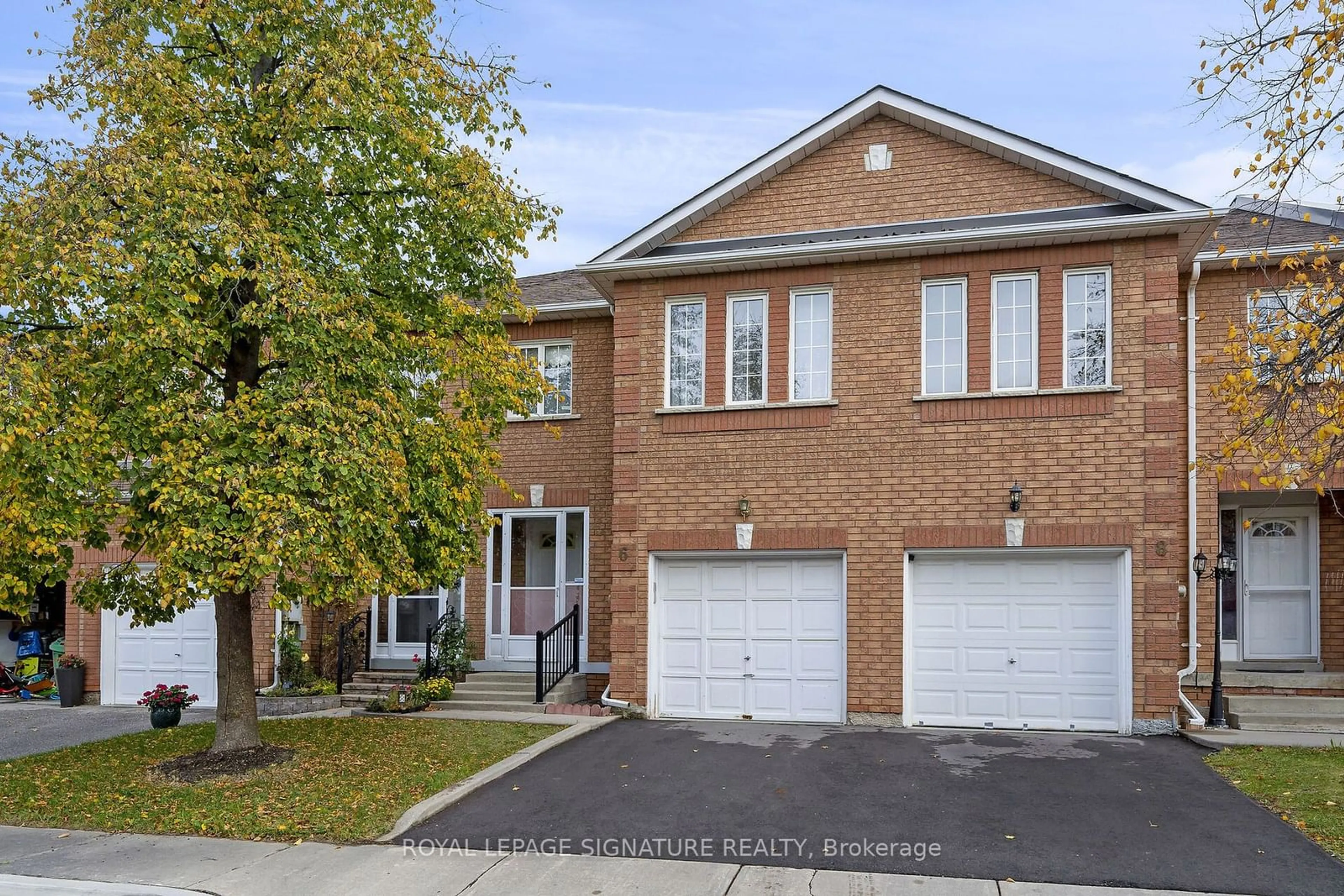 A pic from exterior of the house or condo, the street view for 200 Cresthaven Rd #6, Brampton Ontario L7A 1J5