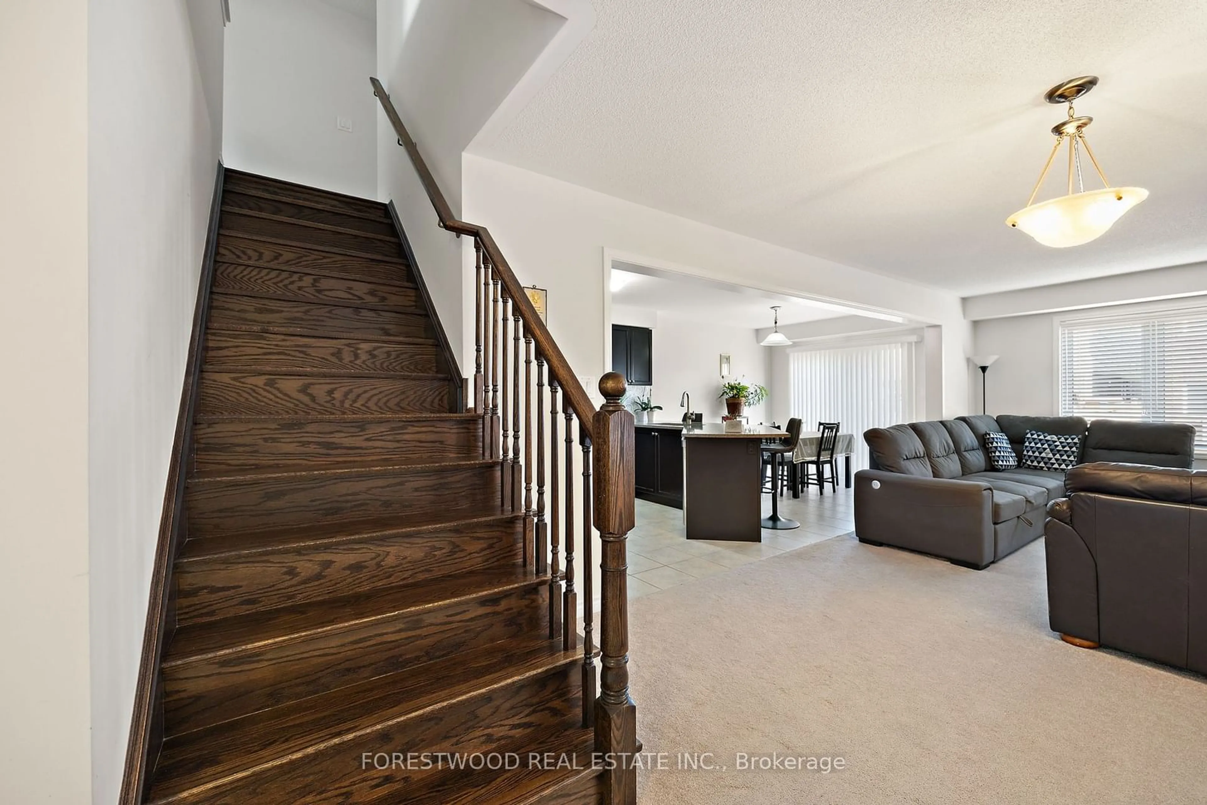 Indoor foyer, wood floors for 93 Enford Cres, Brampton Ontario L7A 0G1