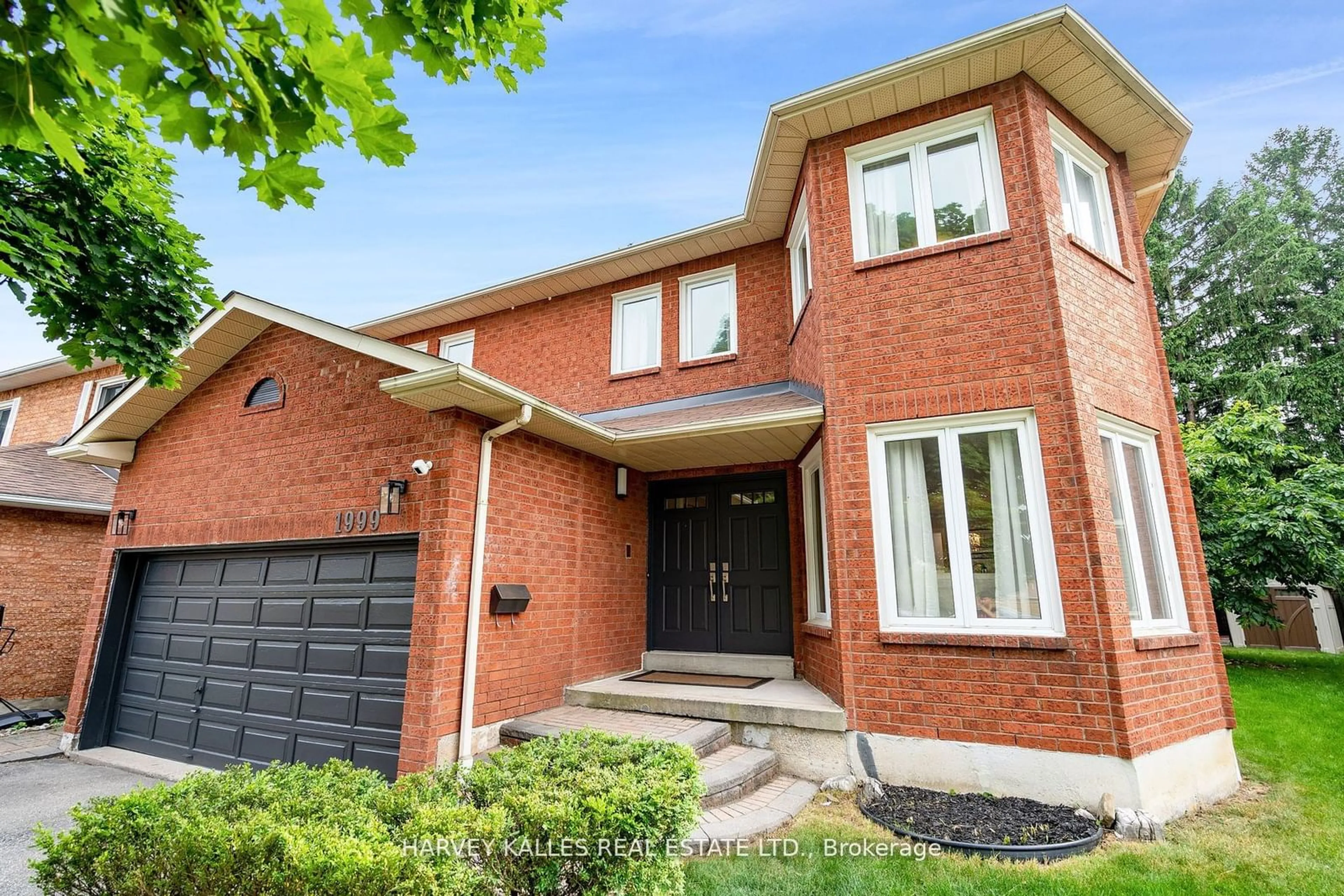 Home with brick exterior material for 1999 Pitagora Crt, Mississauga Ontario L5K 2M4