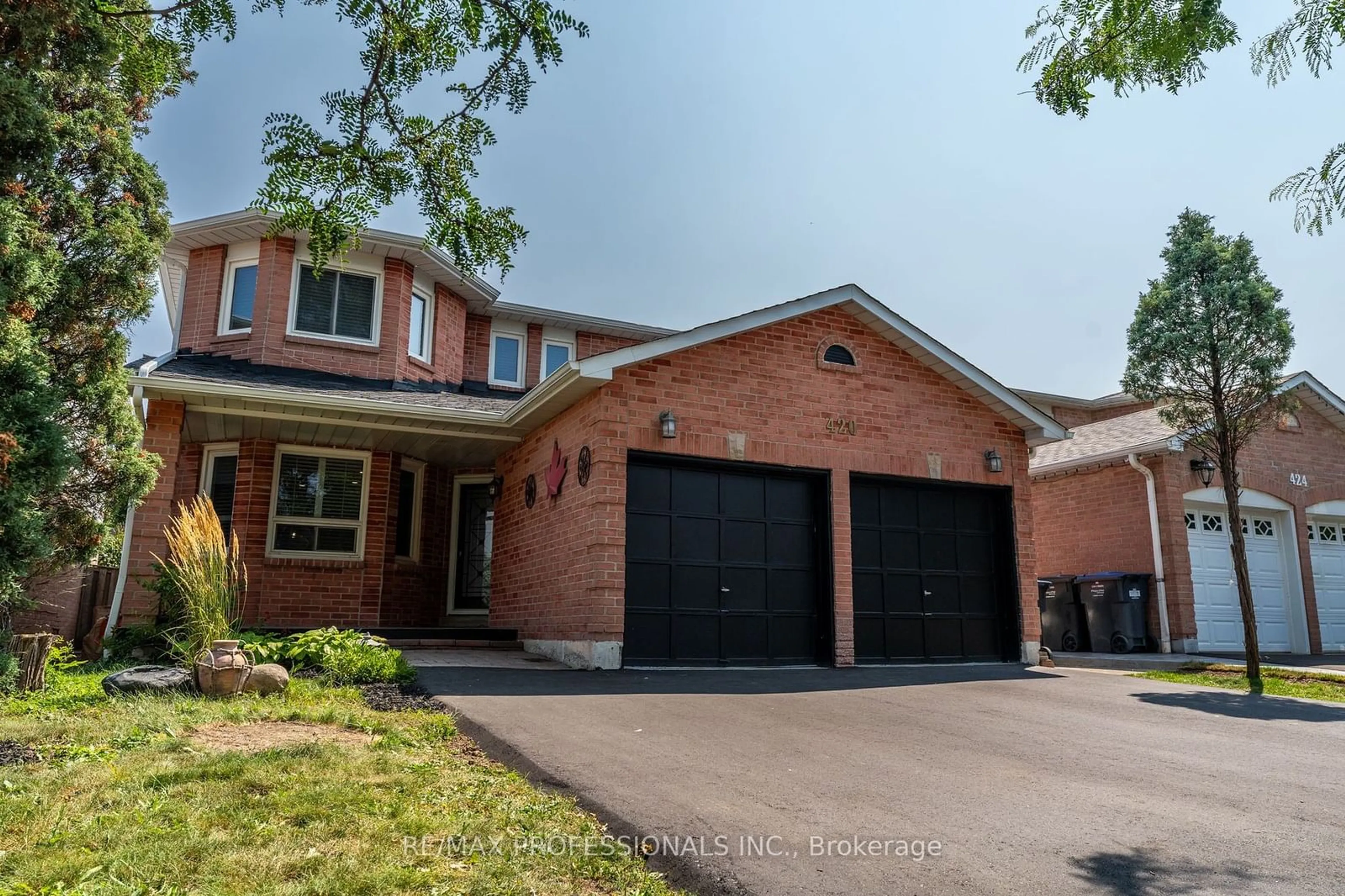 Home with brick exterior material for 420 Everton Dr, Mississauga Ontario L5R 1W2