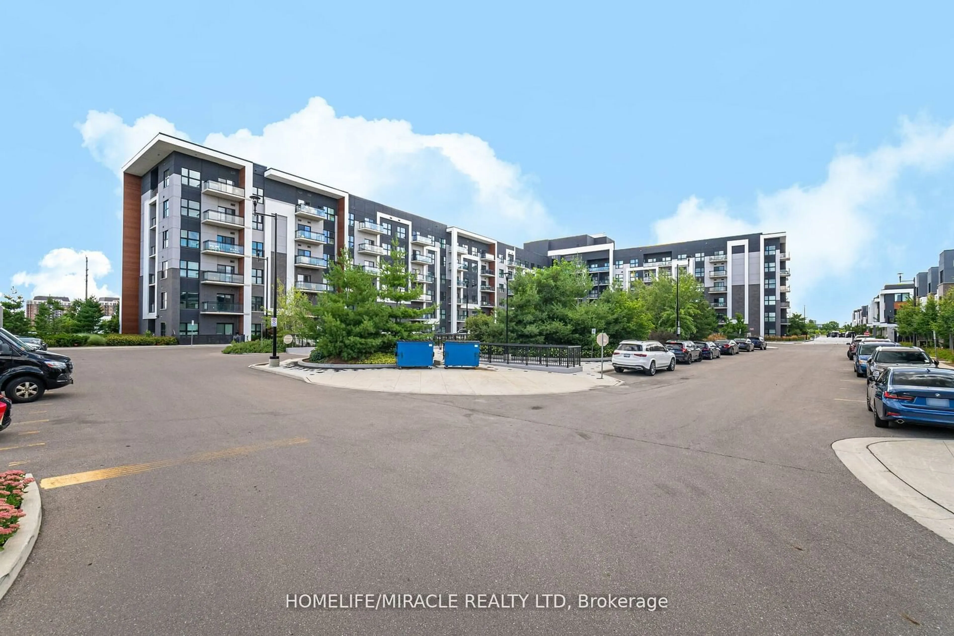 A pic from exterior of the house or condo, the street view for 128 Grovewood Common #625, Oakville Ontario L6H 0X3