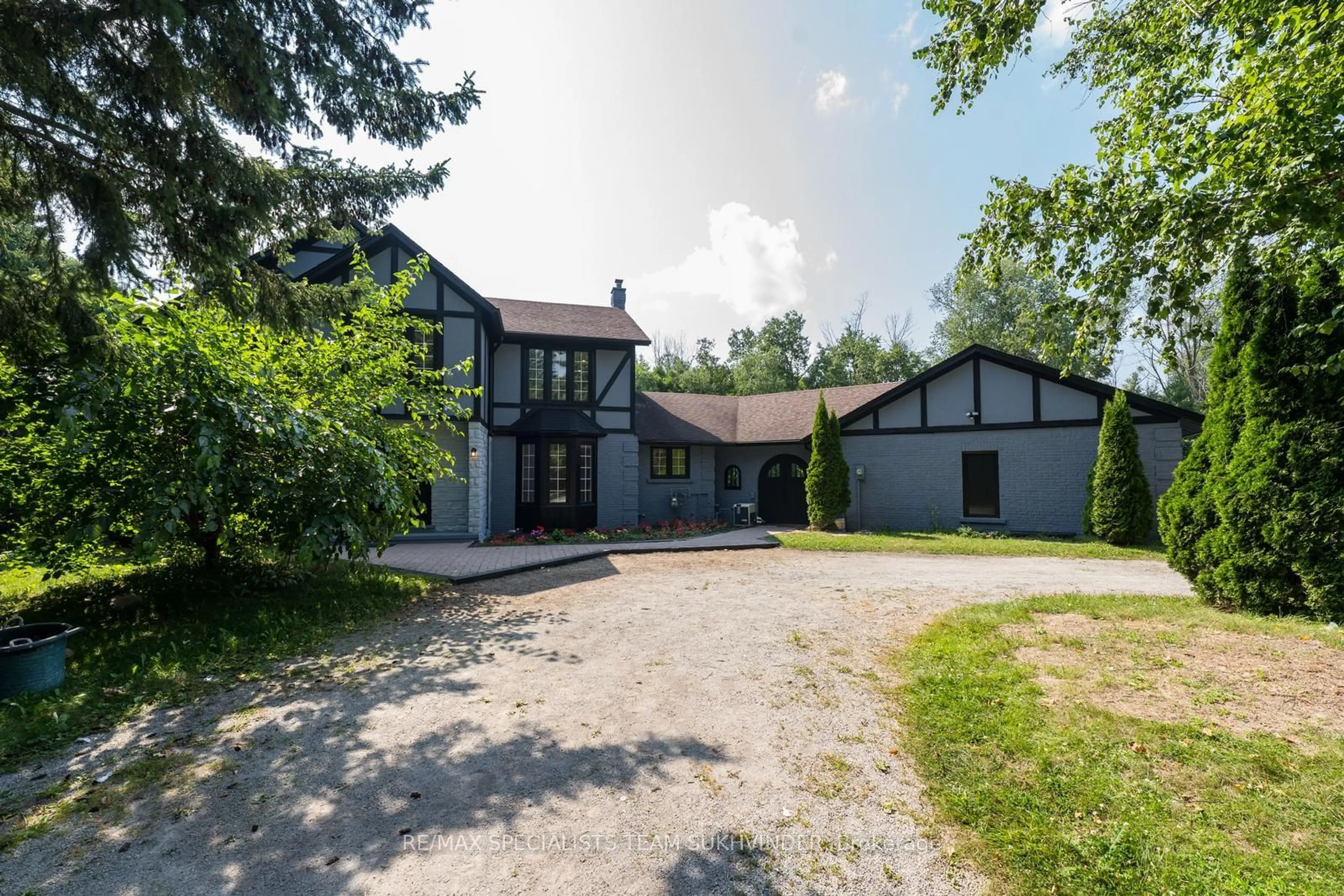 Frontside or backside of a home, cottage for 8889 10 Sdrd, Halton Hills Ontario L9T 2X9