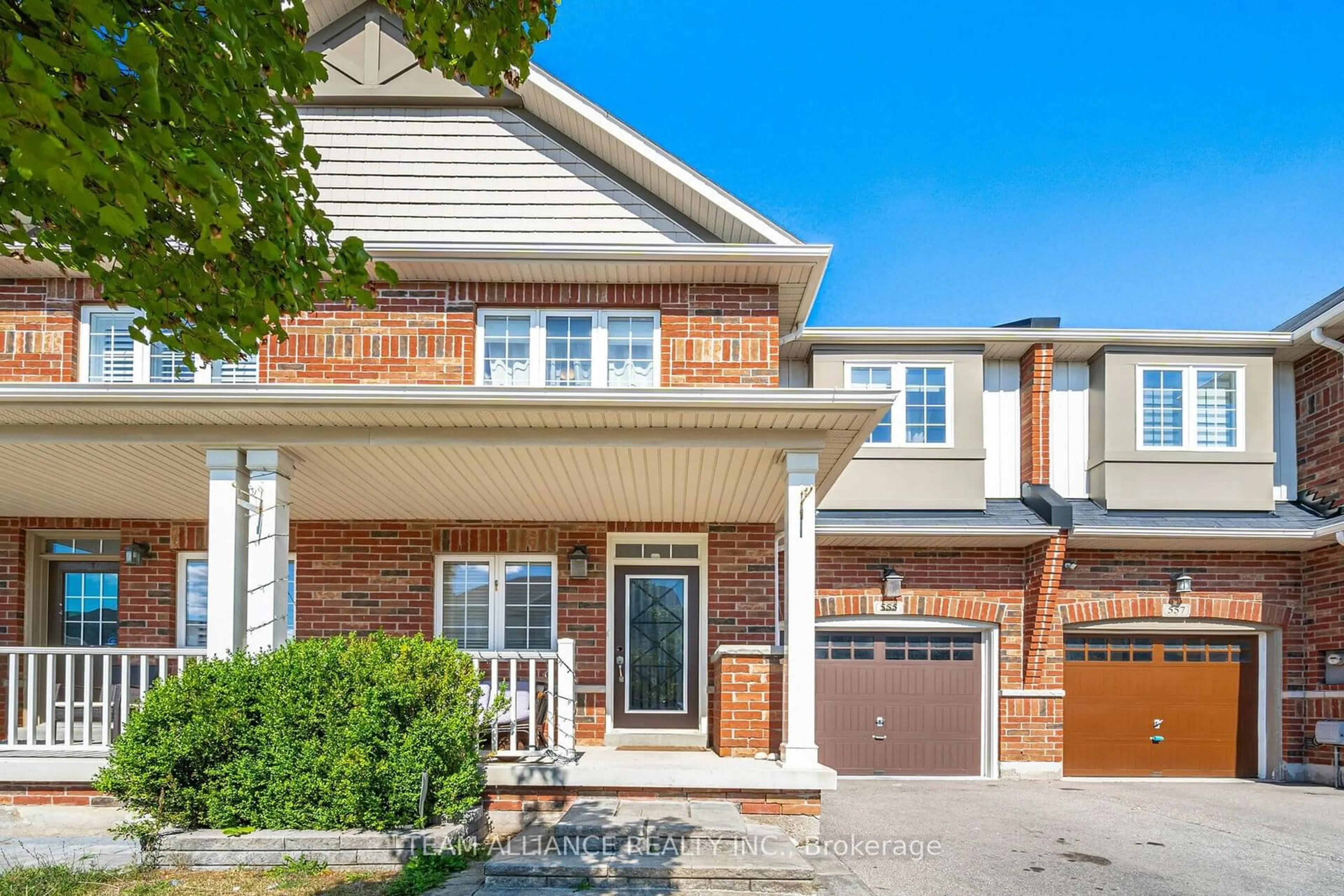 Home with brick exterior material for 555 Murray Meadows Pl, Milton Ontario L9T 8L8