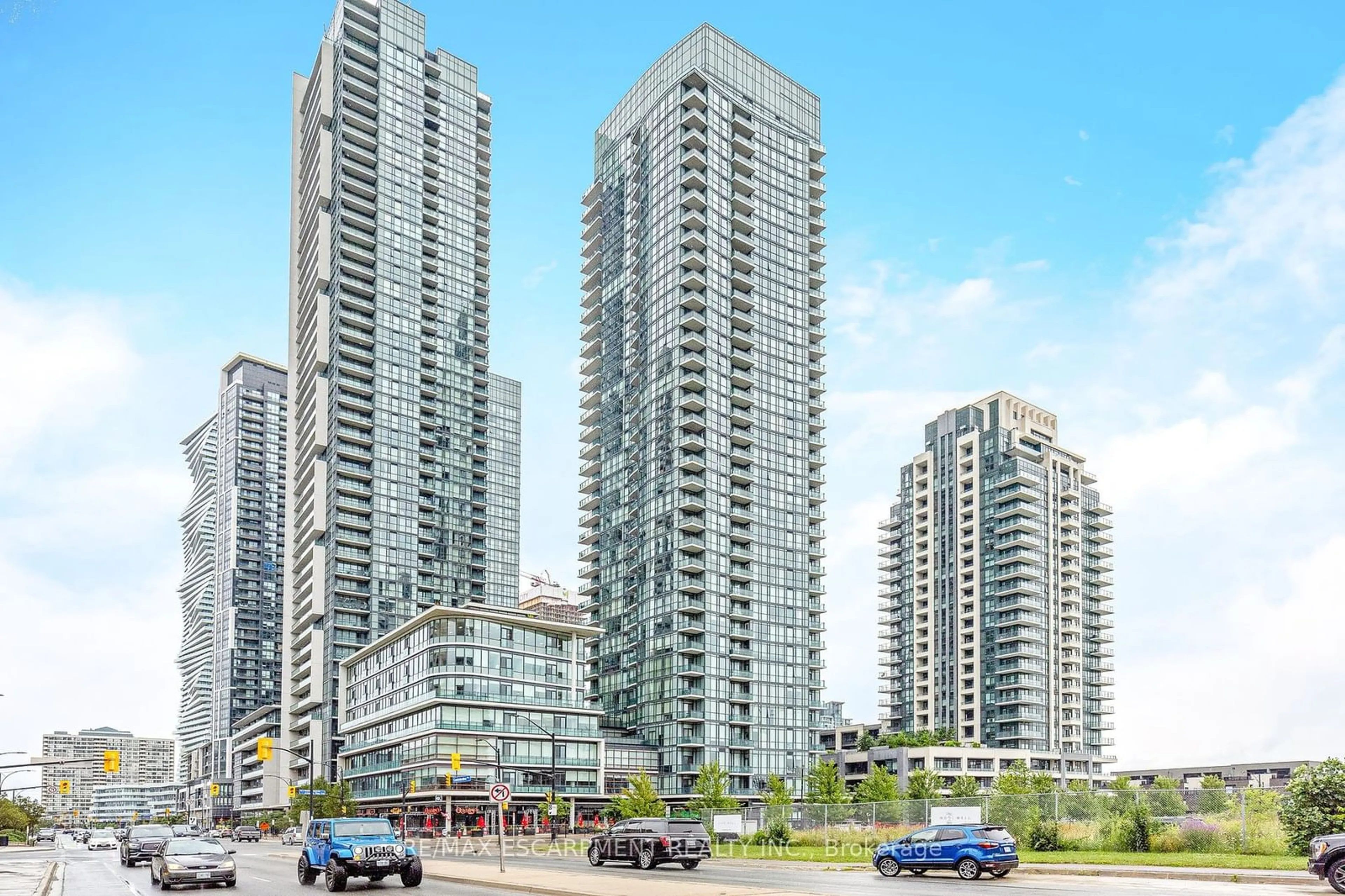 A pic from exterior of the house or condo, the view of city buildings for 4099 Brickstone Mews #2807, Mississauga Ontario L5B 0G2