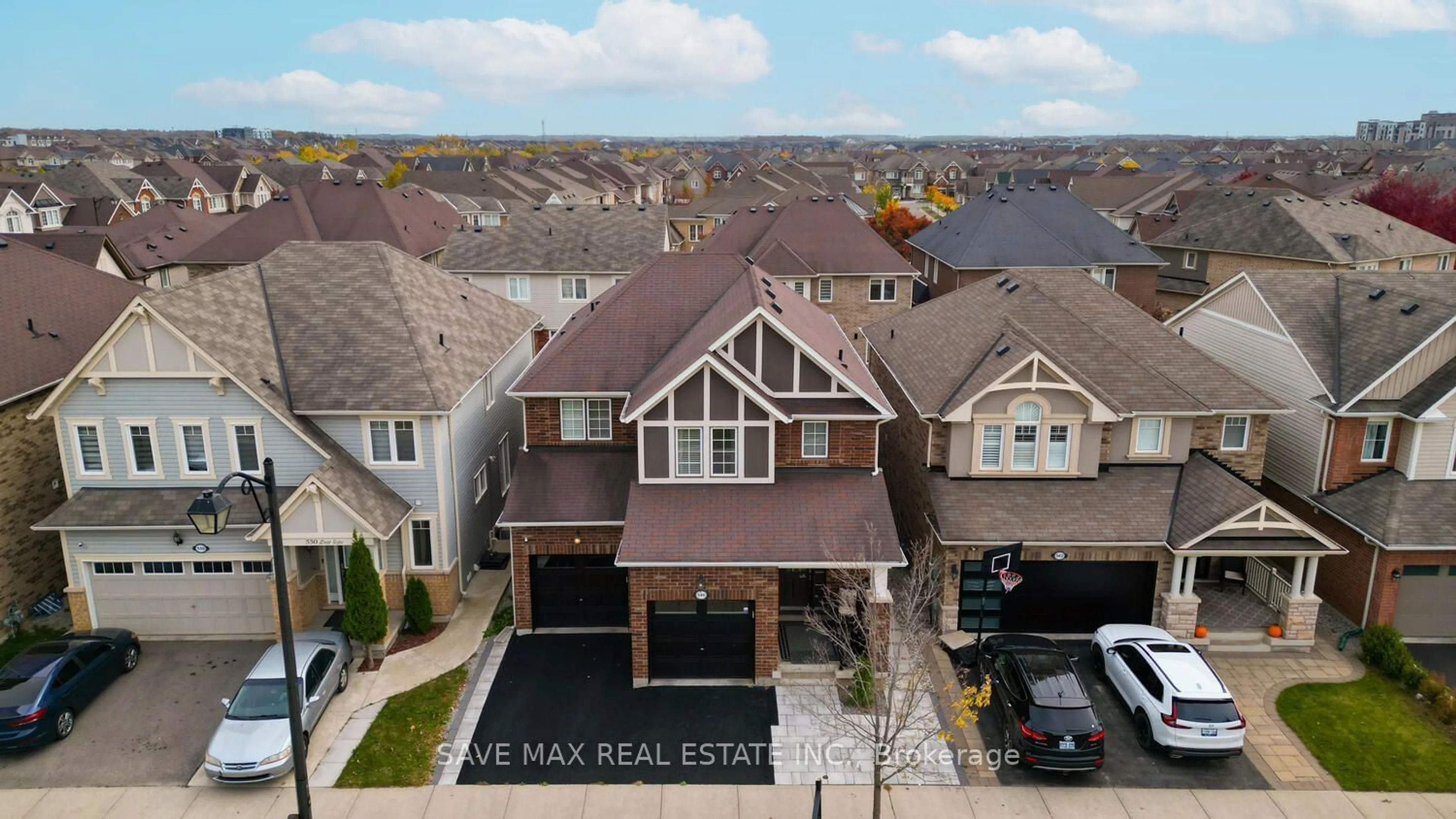 Frontside or backside of a home, the street view for 546 Lear Gate, Milton Ontario L9T 8K1