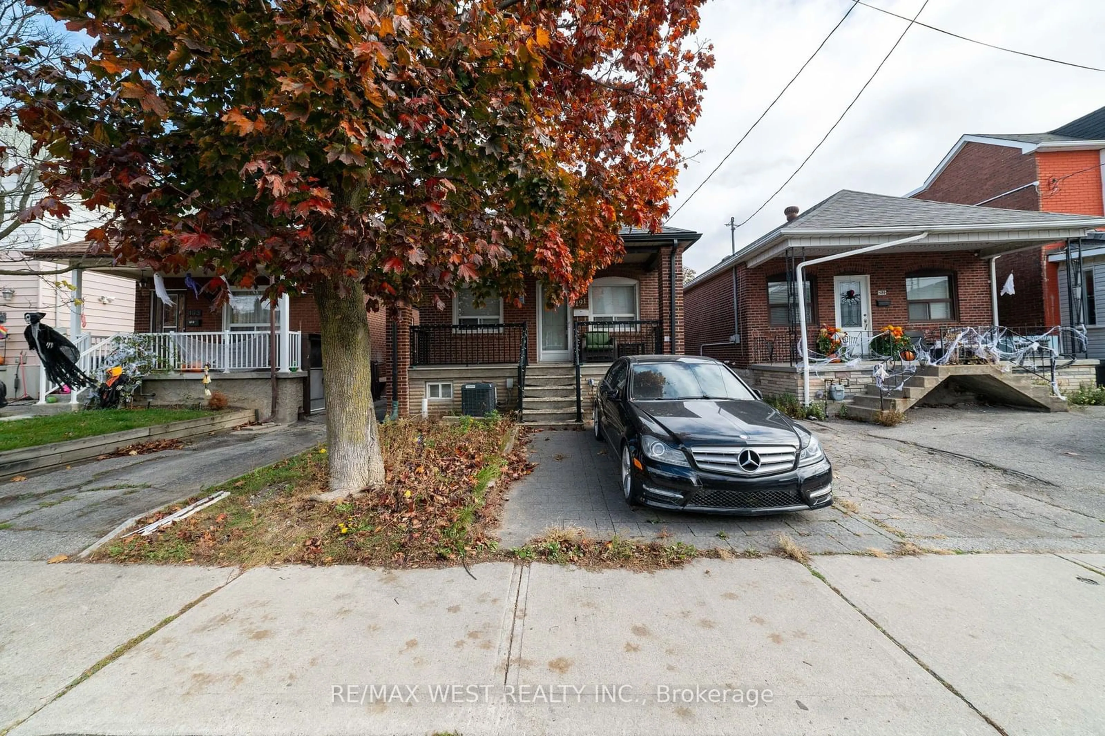 A pic from exterior of the house or condo, the street view for 191 Chambers Ave, Toronto Ontario M6N 3M5