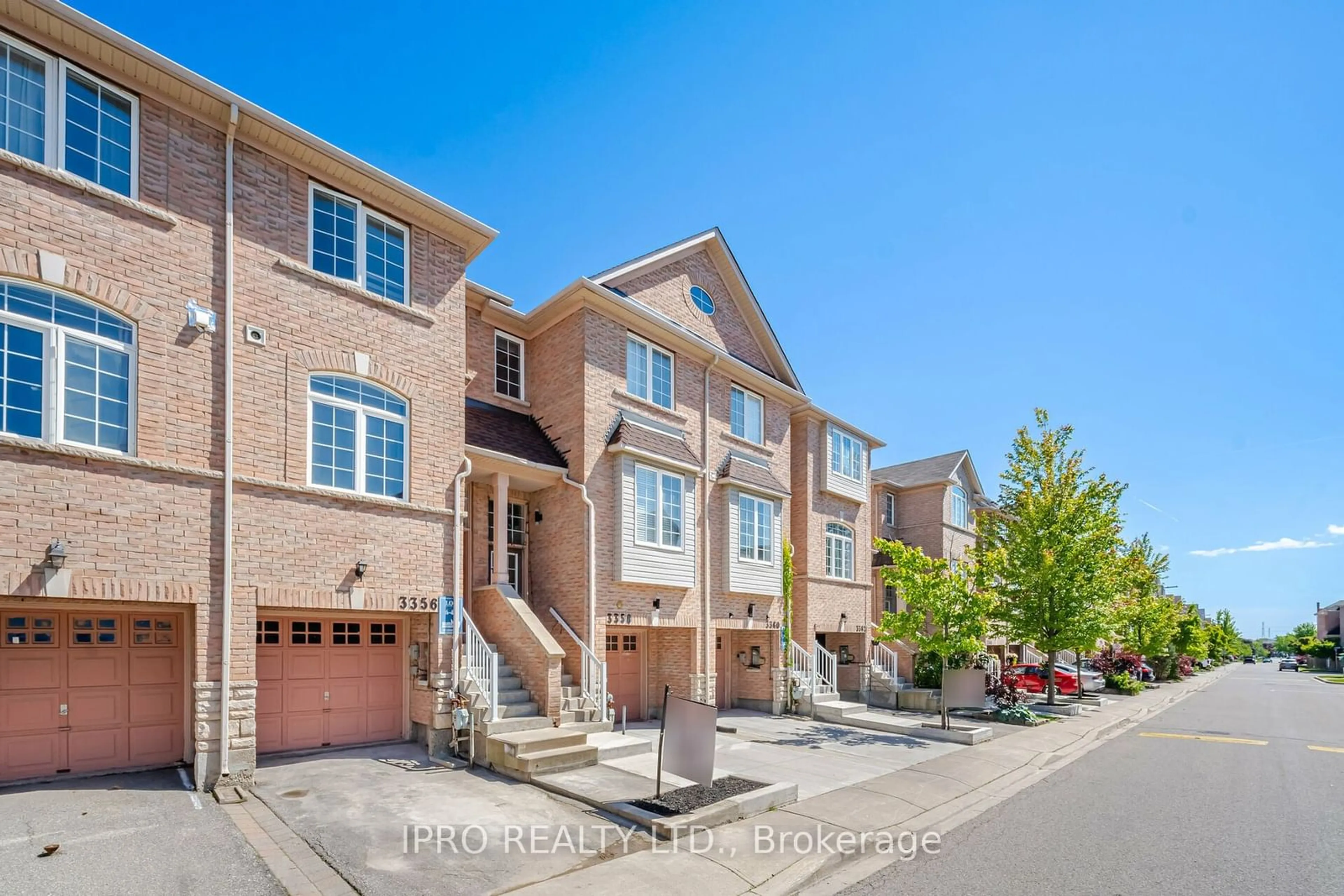 A pic from exterior of the house or condo, the street view for 3356 Redpath Circ, Mississauga Ontario L5N 8R1