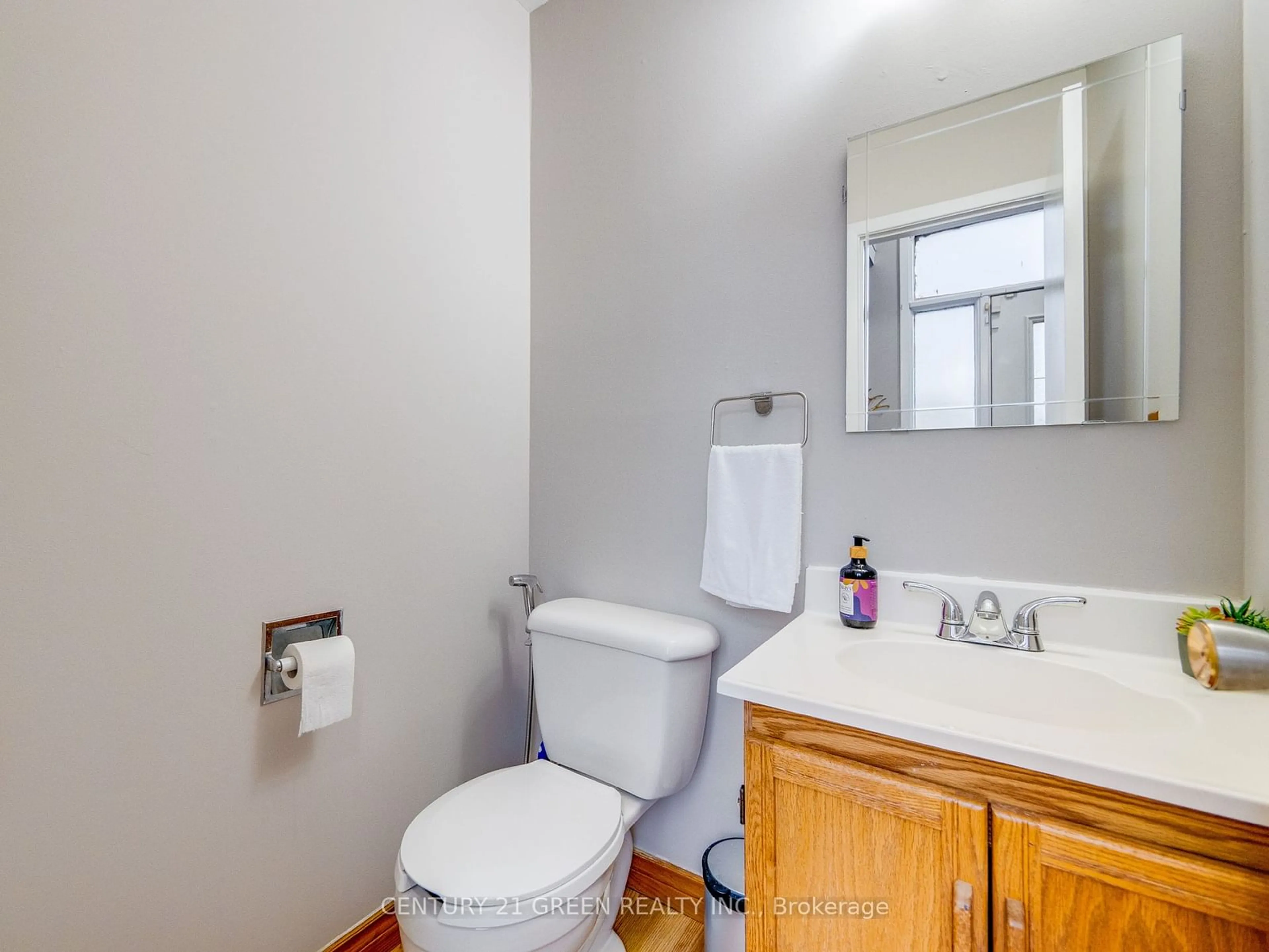 Standard bathroom, not visible floor for 40 Primrose Cres, Brampton Ontario L6Z 1E2