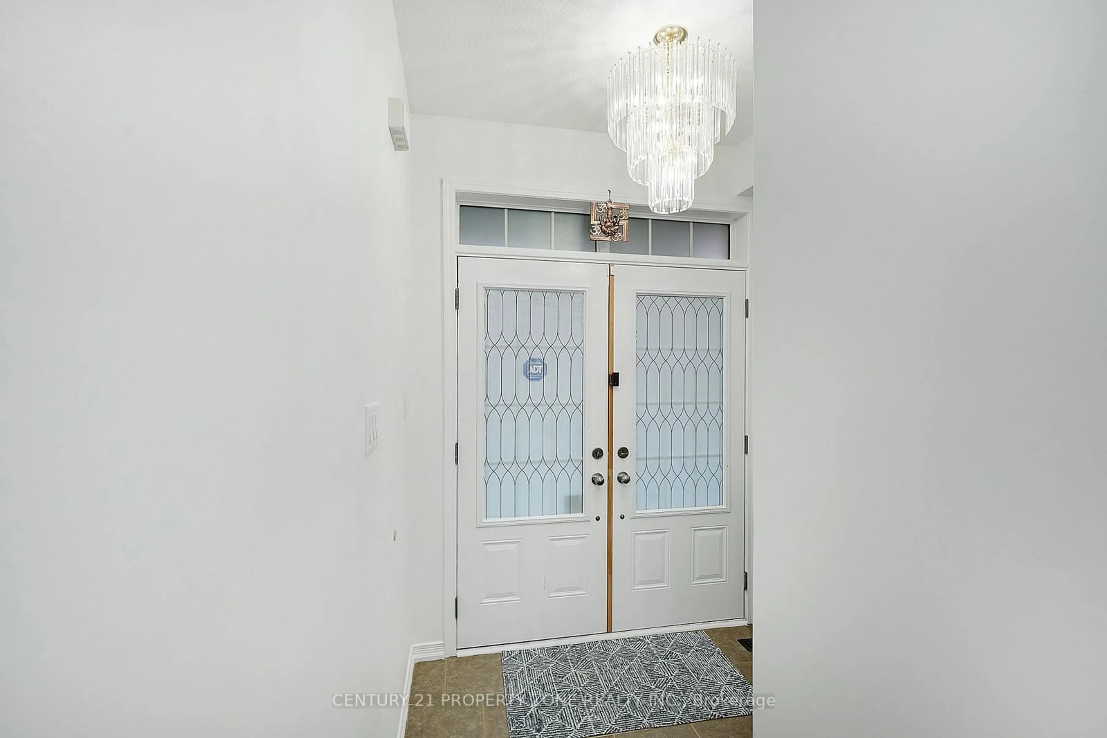 Indoor entryway, unknown floor for 430 Queen Mary Dr, Brampton Ontario L7A 4K7