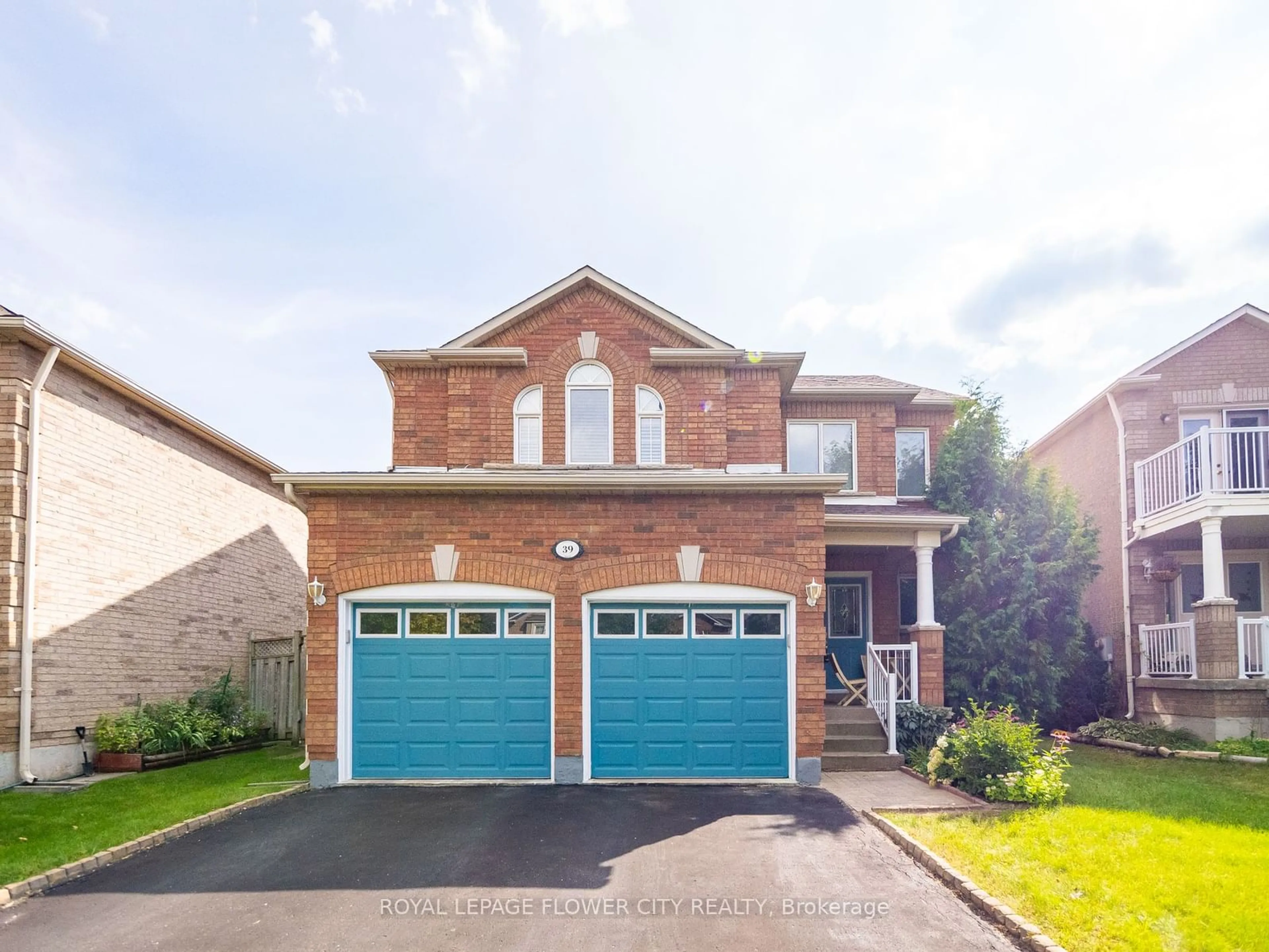 Frontside or backside of a home, cottage for 39 Pertosa Dr, Brampton Ontario L6X 4W7